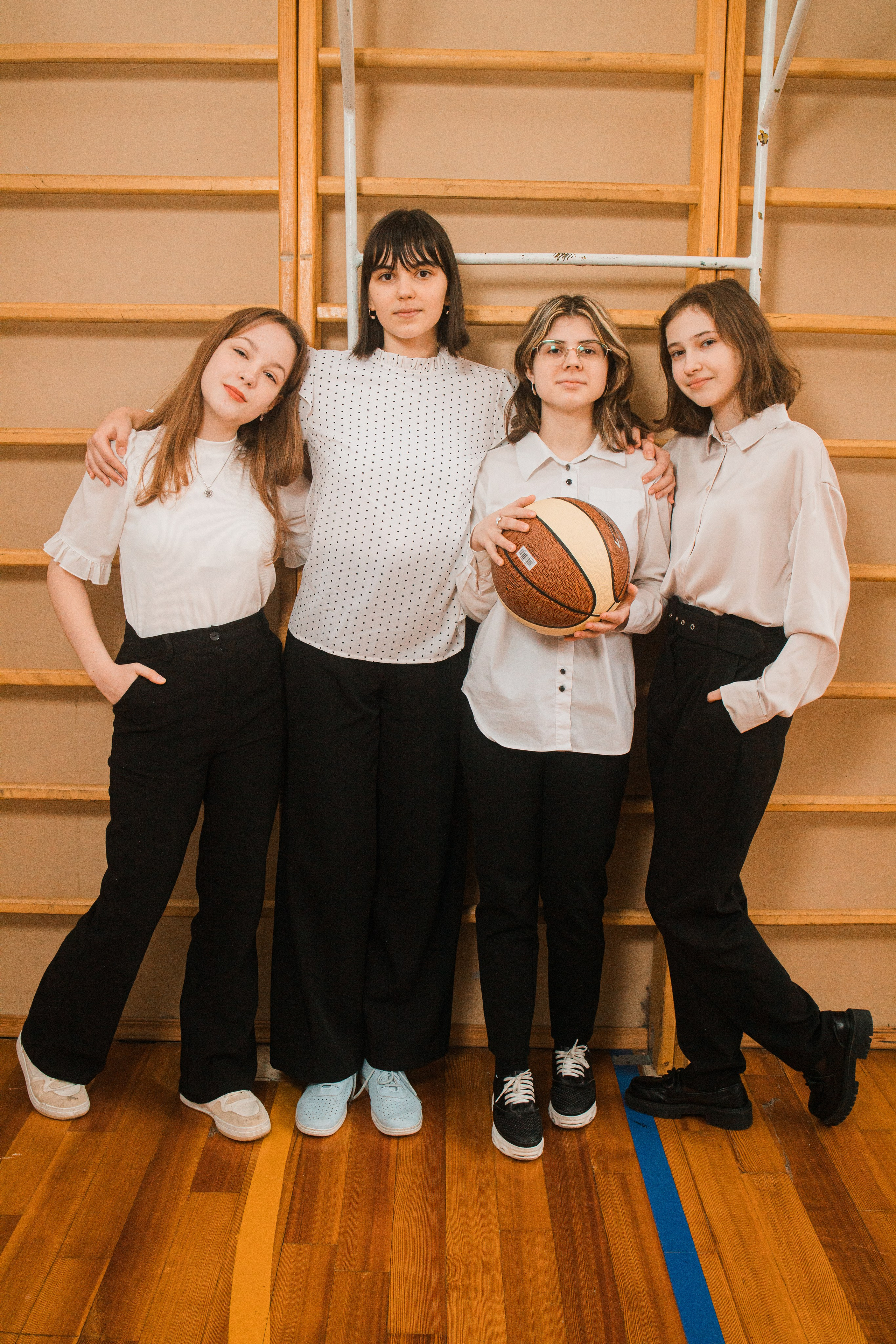 Групповая фотосессия 9 класса для альбома. Выпускные альбомы в Серпухове