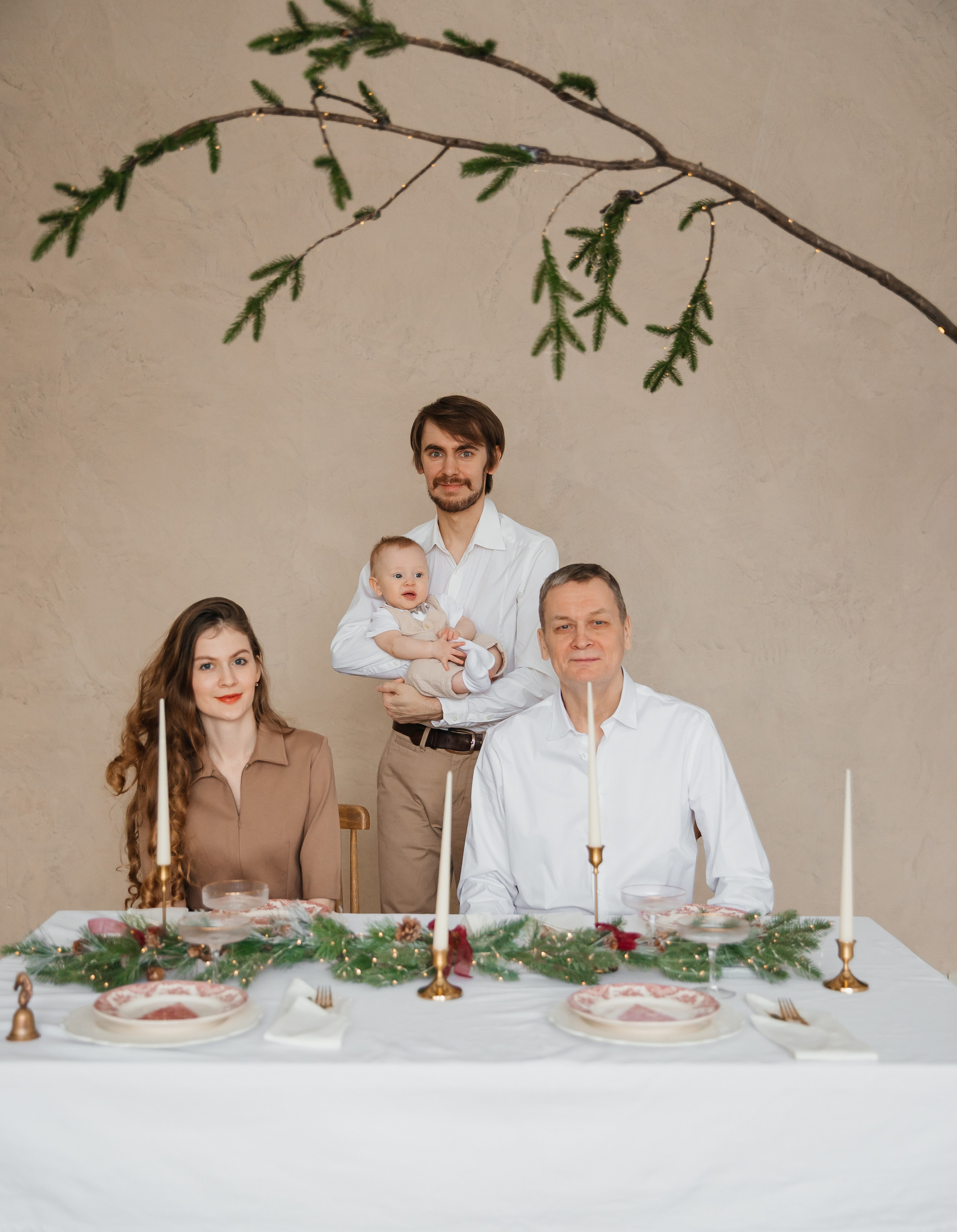 Новогодняя (мама, папа, сын и дедушка). Фотограф текстиля в Москве Ольга Иванова