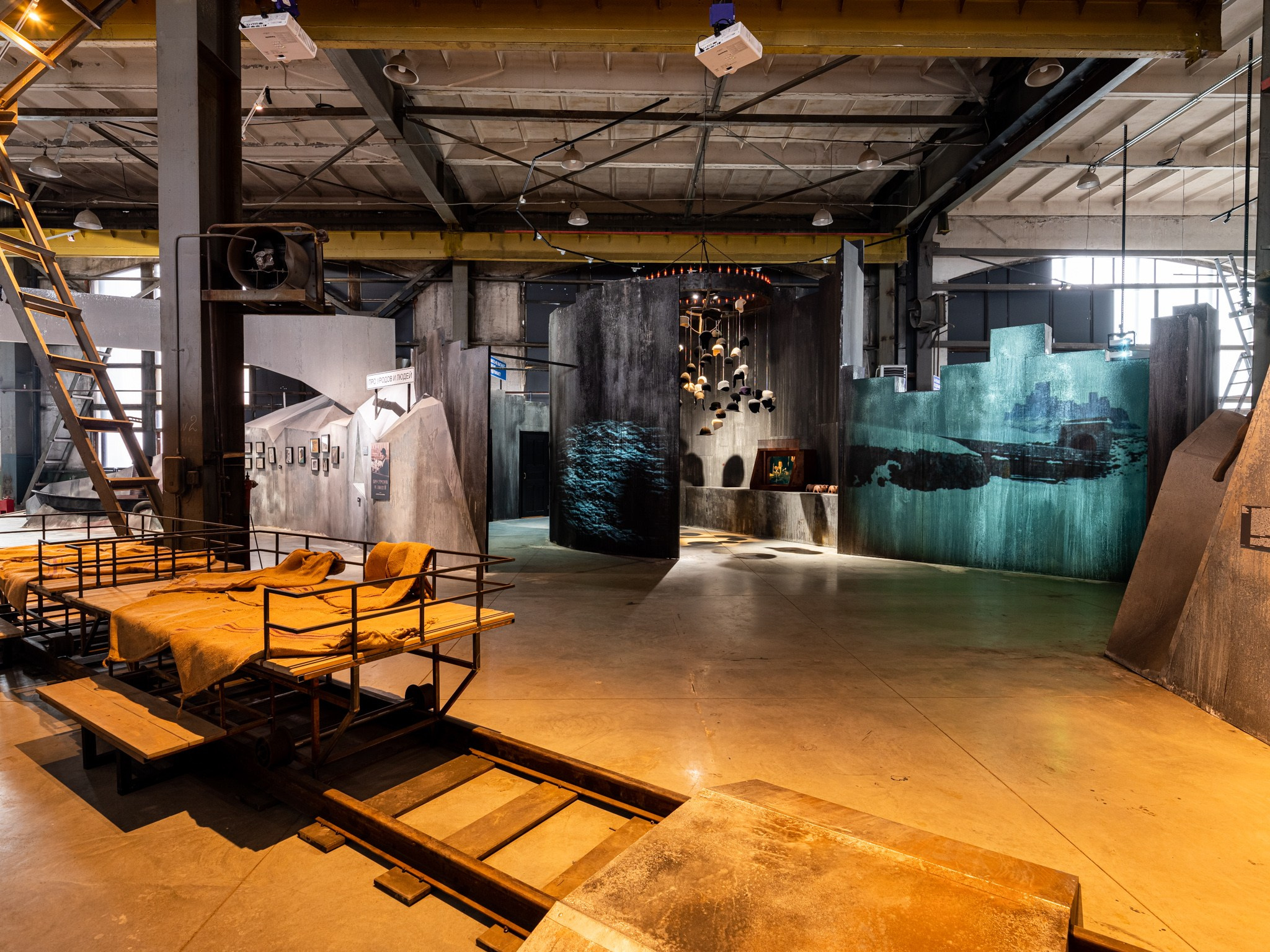 Выставка-путешествие «Балабанов» Севкабельпорт (СПБ) Planet9 2023. Фотограф Василий Буланов