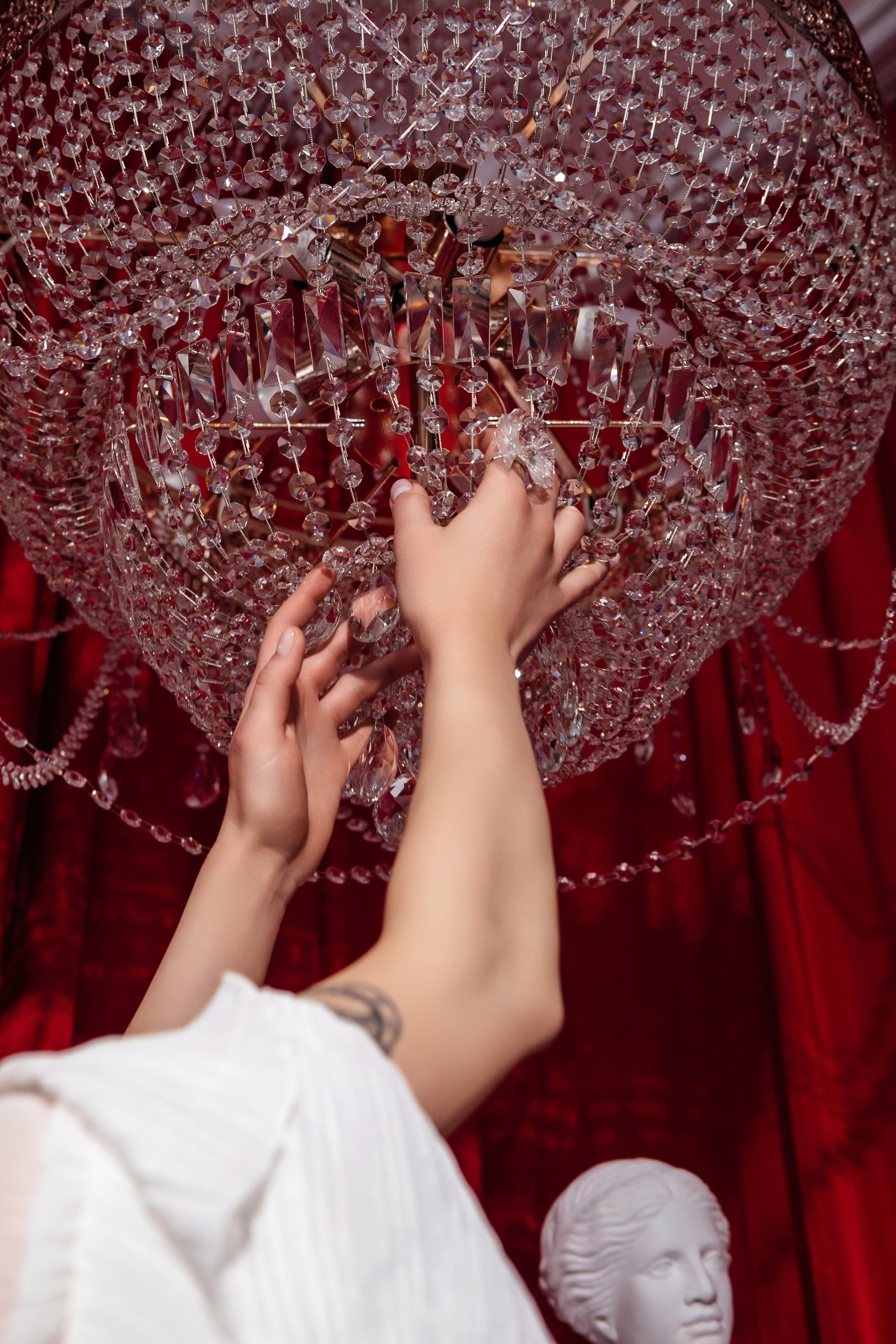 Для бренда украшений Оксана Туз. Свадебный и семейный фотограф Ибрагимова Мария из Екатеринбурга