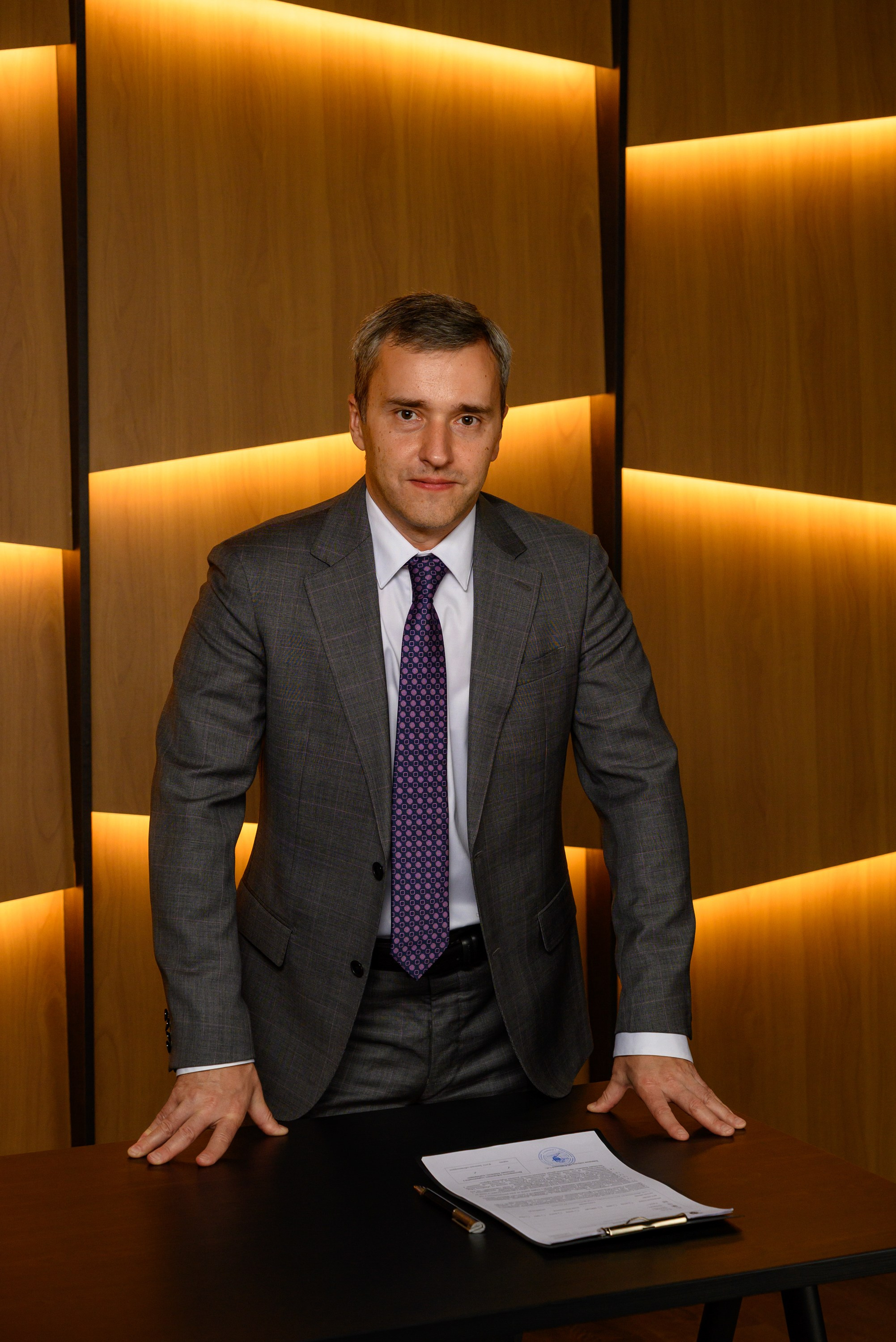 Портрет для руководителя. Компания и фотошкола по созданию контента в Москве