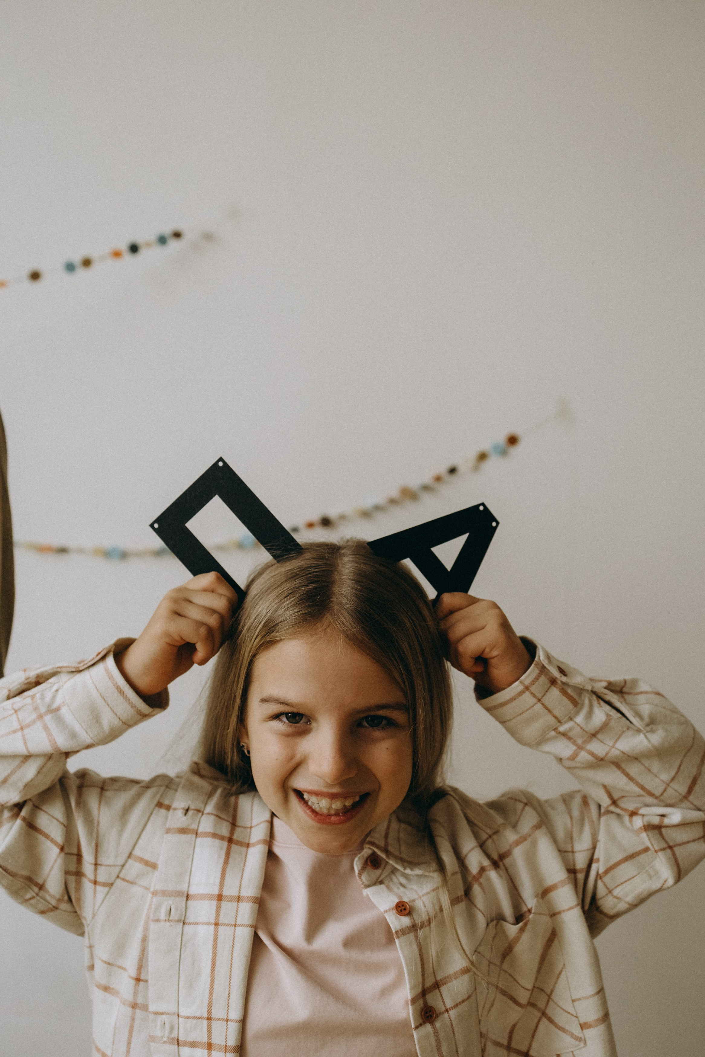 Антон, Алиса, Аня. Главная