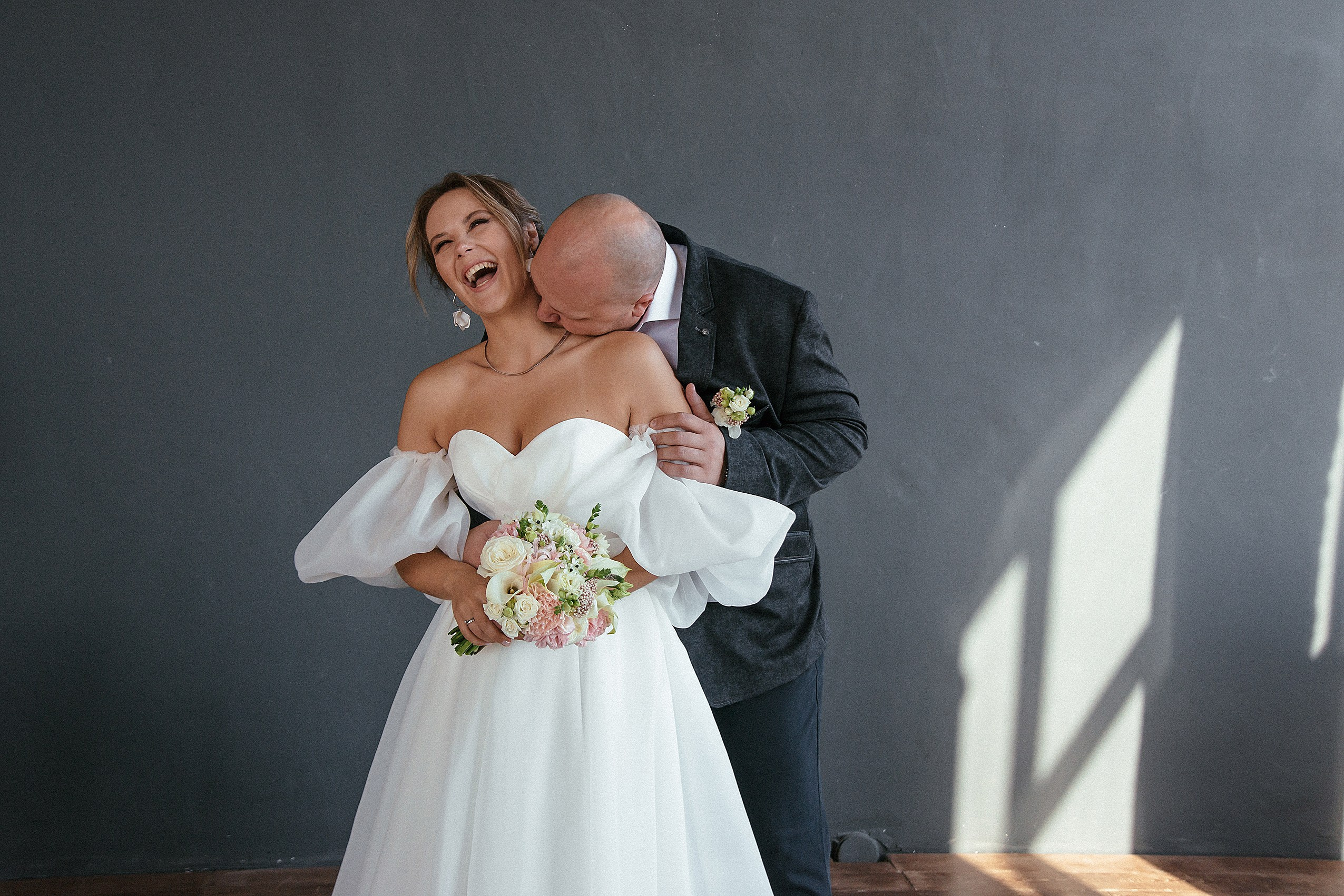 Свадебная студийная фотосессия в фотостудии MAIN. Свадебный  Фотограф Дарья Едапина Новосибирск. Фотограф Дарья Едапина Новосибирск