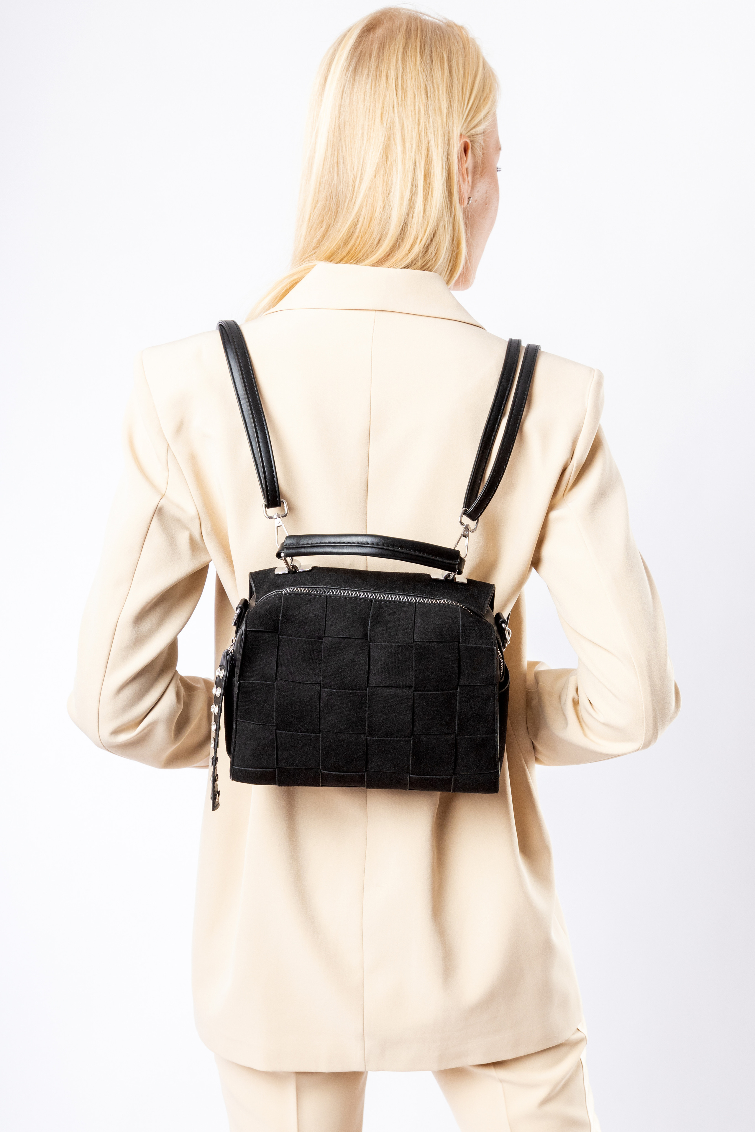 Модельная и предметрая съемка для маркетплейсов. Фотограф в Туле Крупский АнДРей. Фотостудия «КАДР71» в Туле