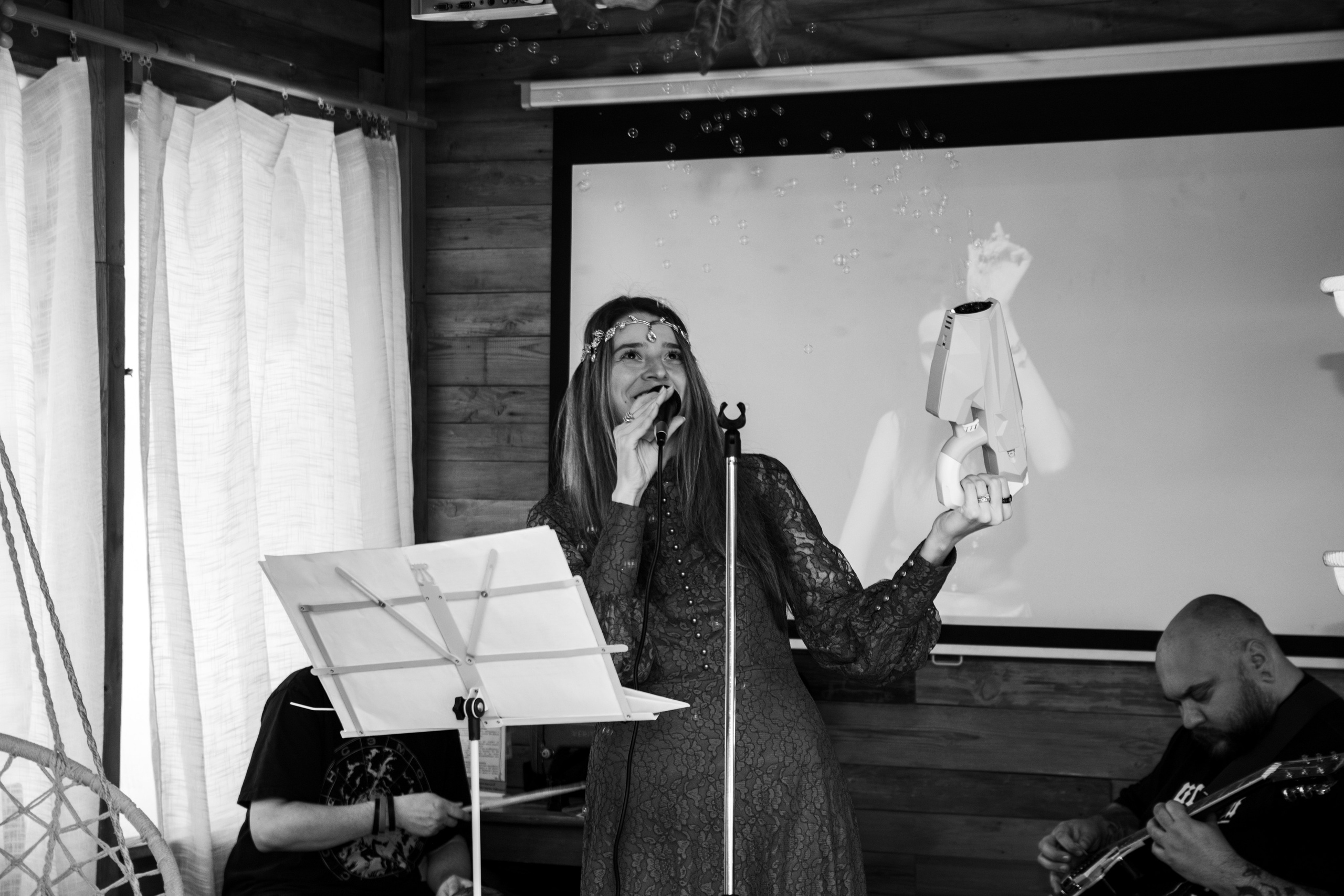 Творческий вечер автофикшн-книги Оли Черных «Абдоминально». Репортажный фотограф в Москве Legiodot