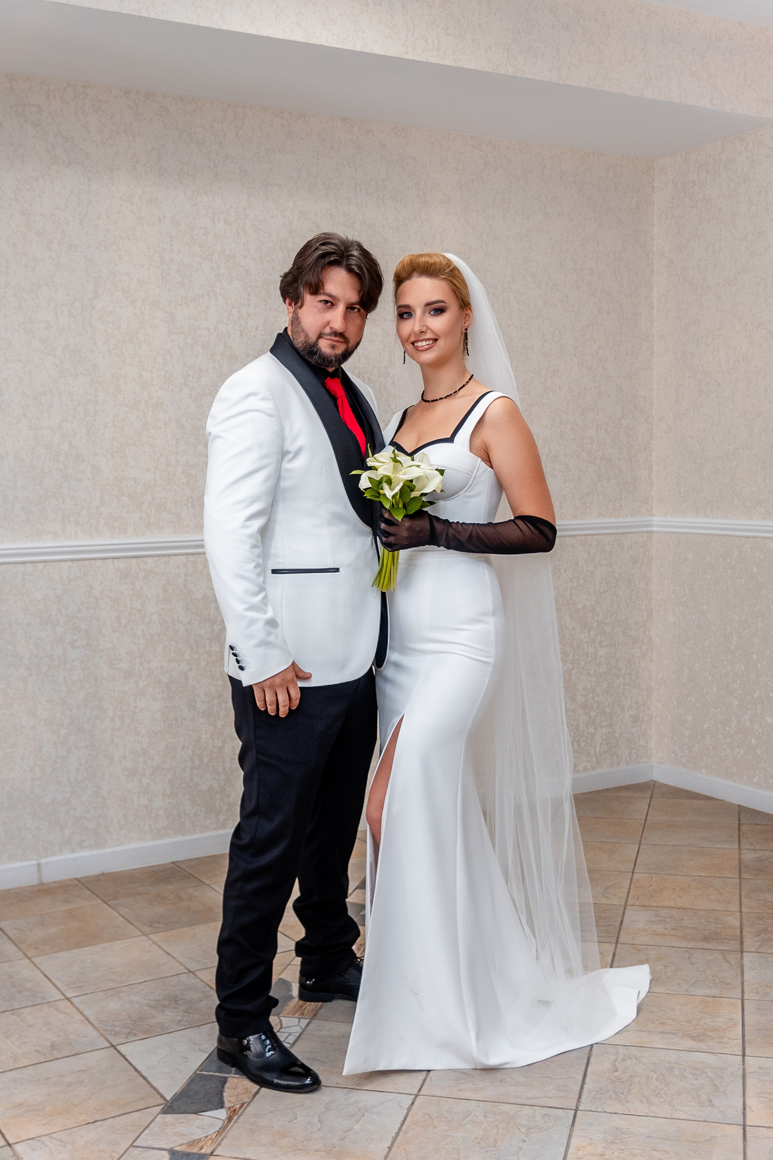 Евгений Саранцев, президент мотоклуба «Garage 13 MCC» и прекрасная Ирина. Фотограф Елена Медок Калининград