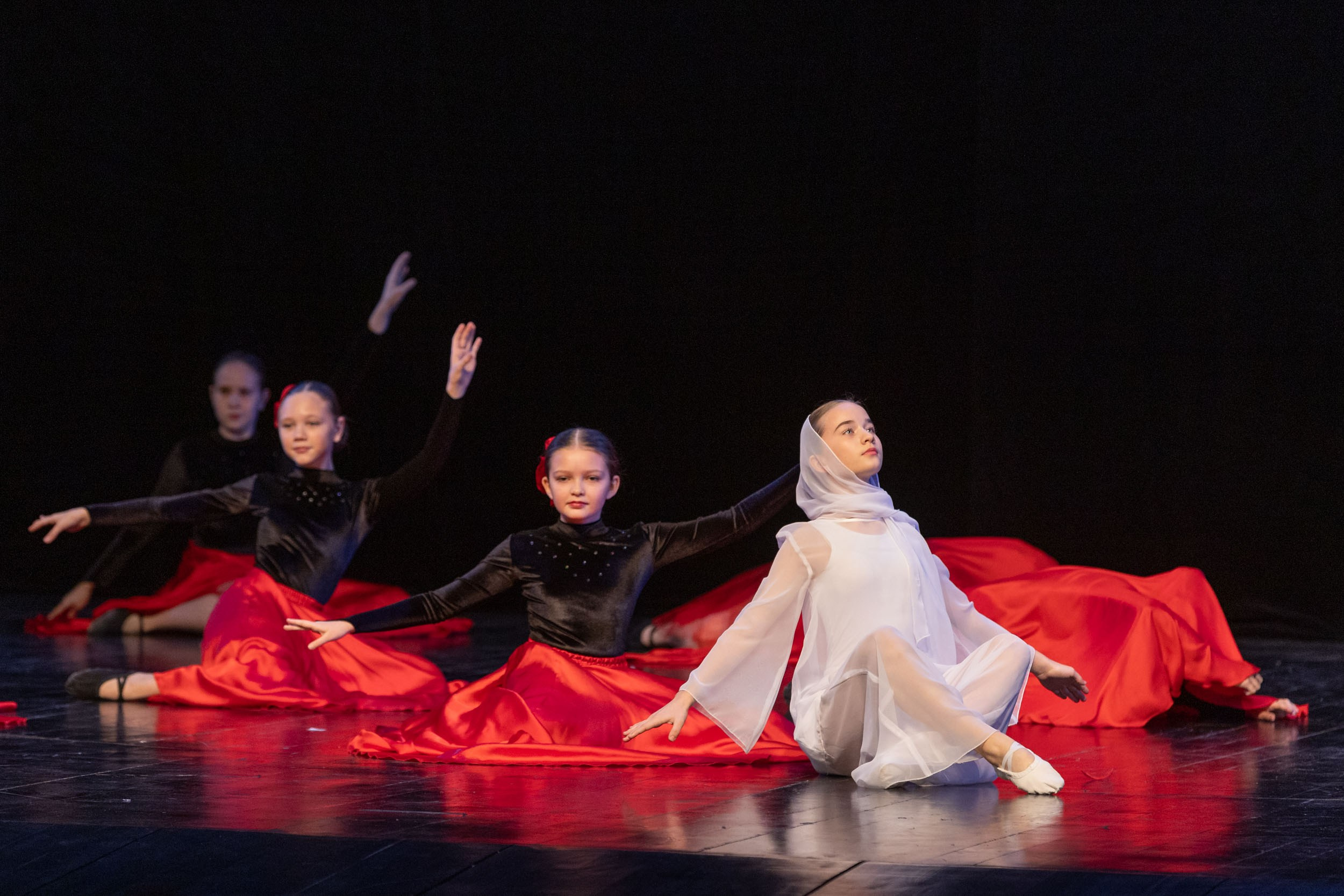 Фоторепортаж танцевального номера.