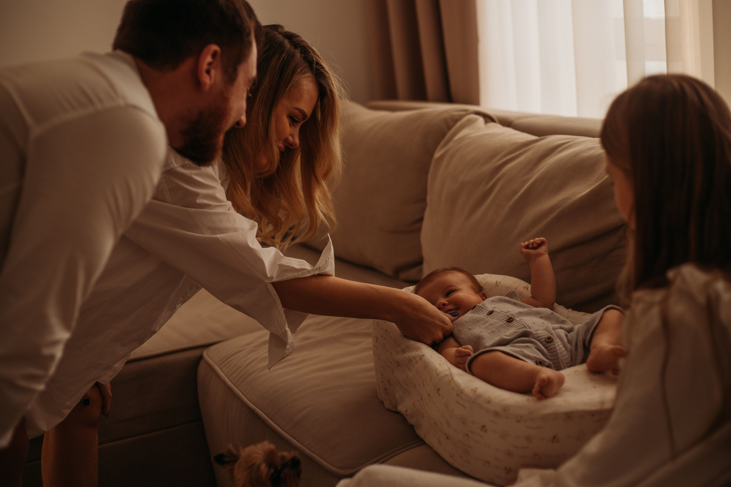 Домашняя съемка семьи Ксении. Венера Гайн. Репортажный фотограф  Тюмень. Обучение фотографии с 0