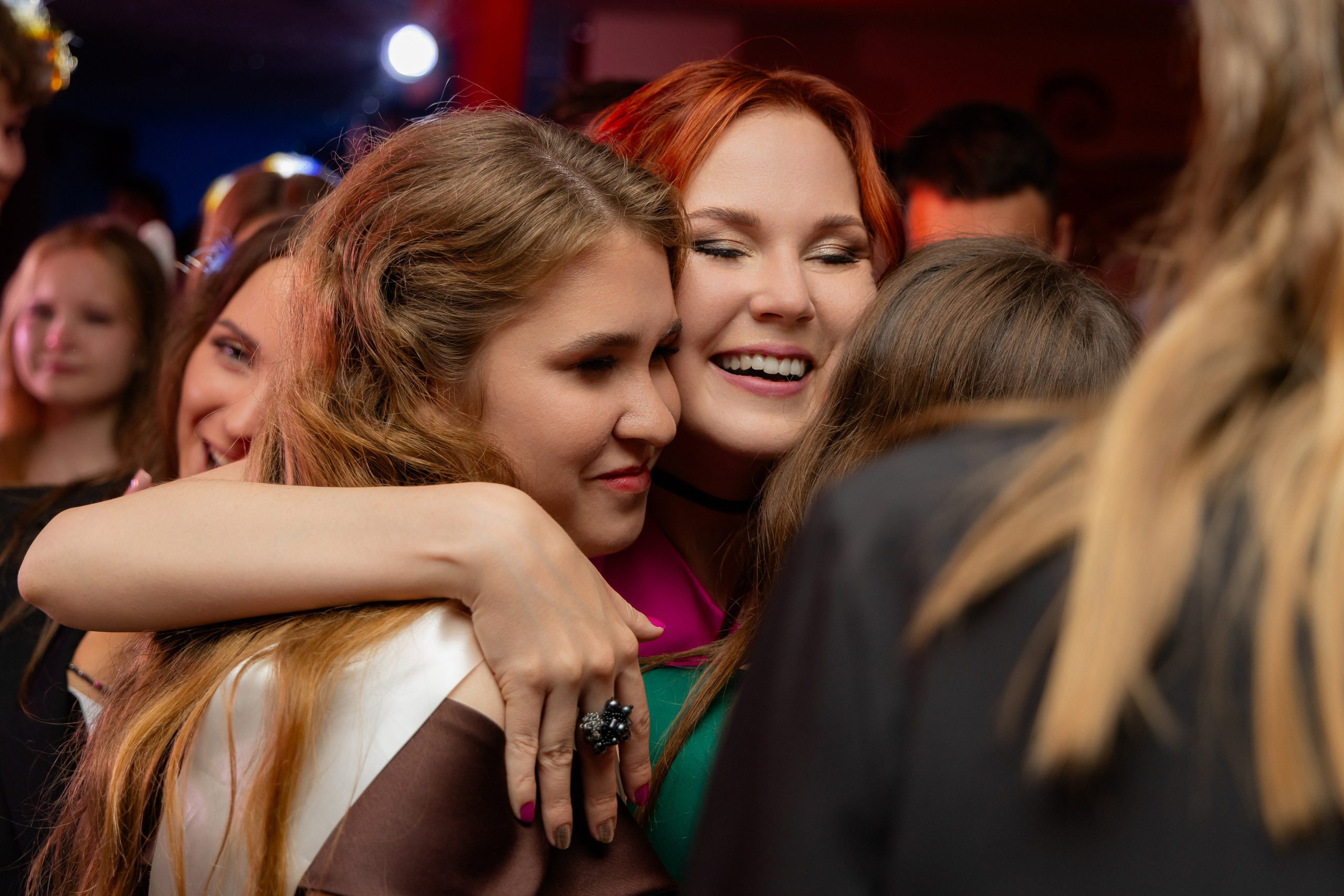 Школьный выпускной 2025 год в Минске, Беларуси. Свадебный фотограф в Минске/Беларуси Сергей Спиридонов