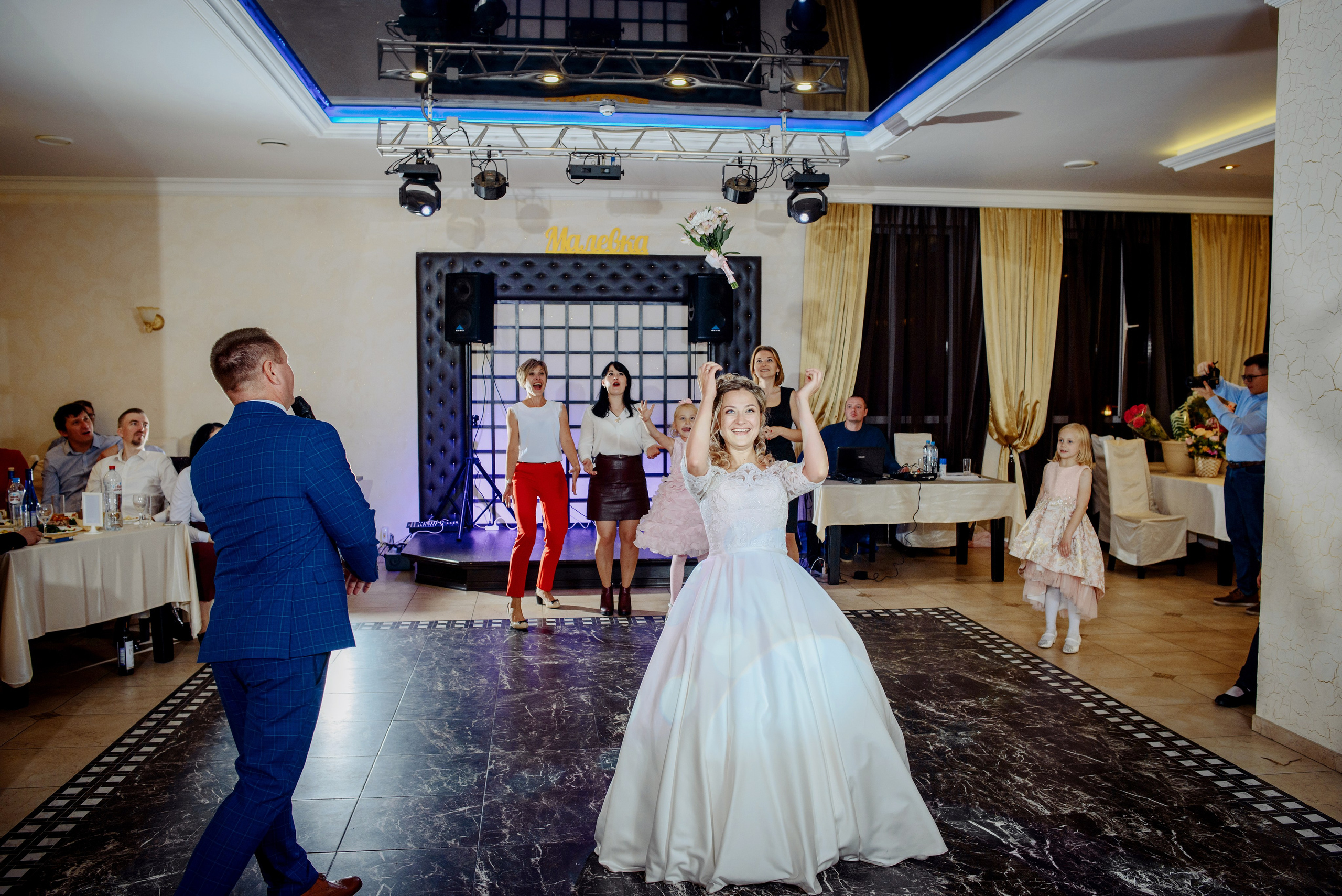 Юрий и Светлана. Королева Елена Свадебный и семейный фотограф в Туле