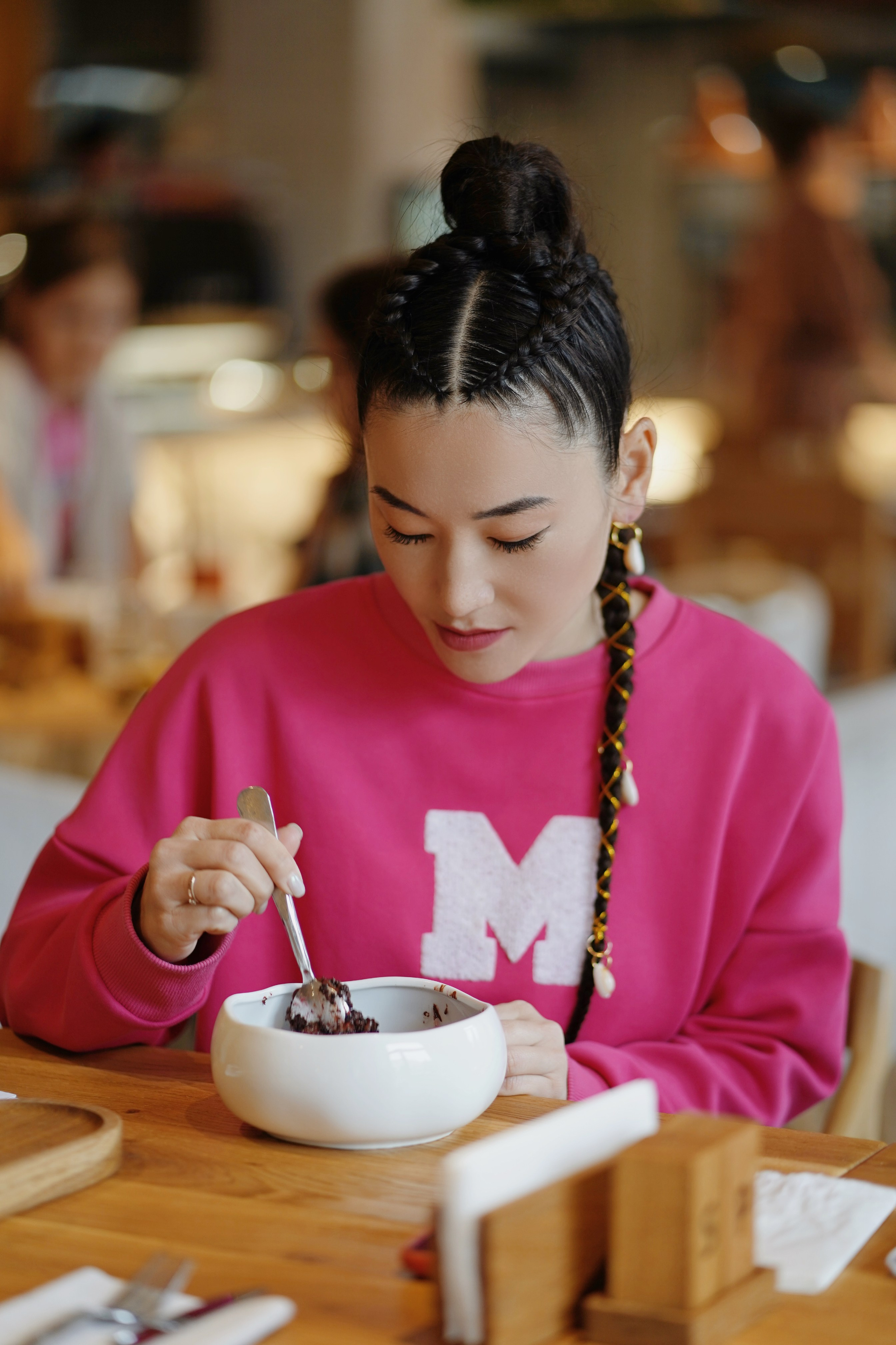 В ресторане Рерих. Выездной фотограф-видеограф в Республике Алтай Солоны Куюкова