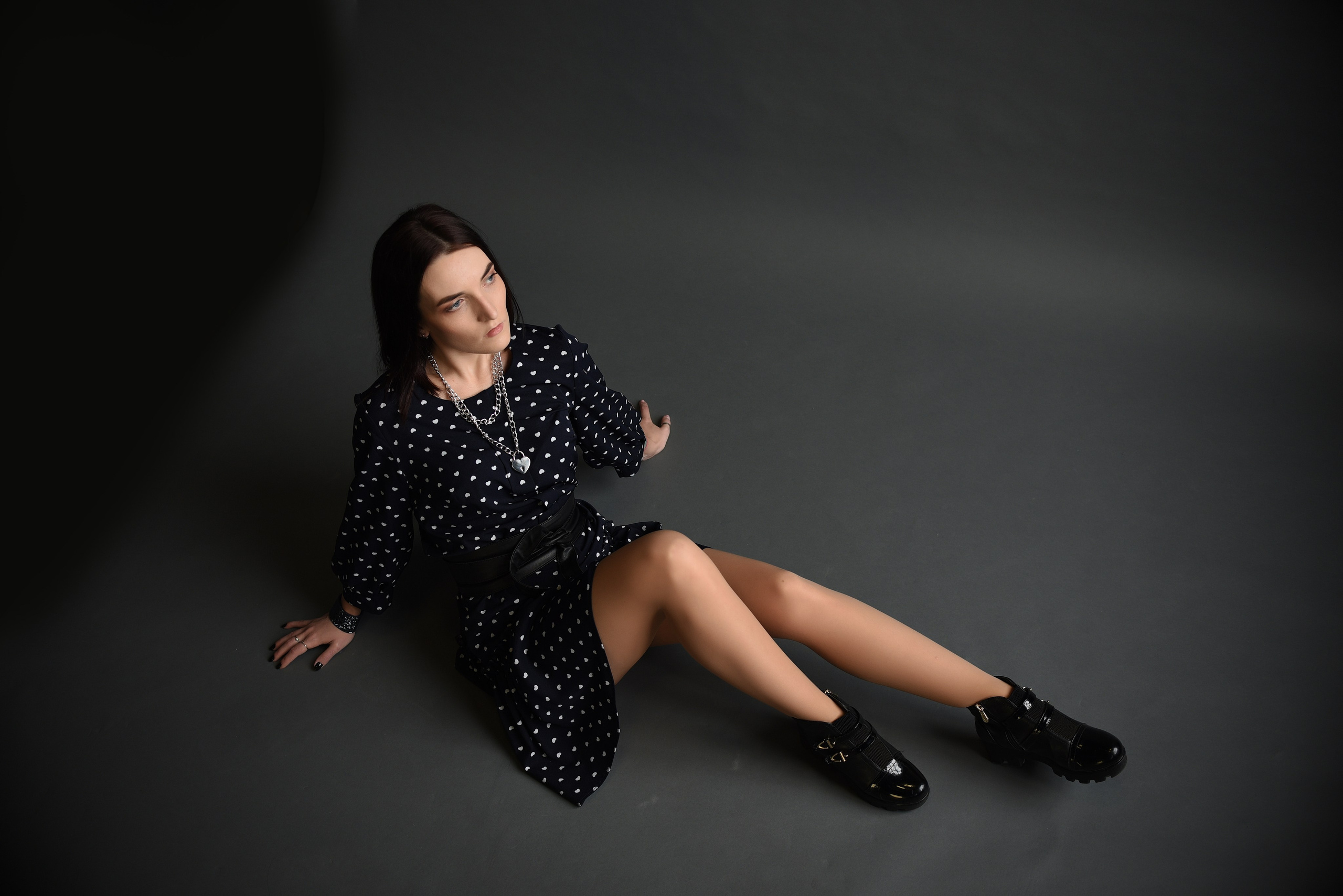 Индивидуальная студийная. Свадебный, семейный, детский, контент фотограф в Омске Максим Ильин