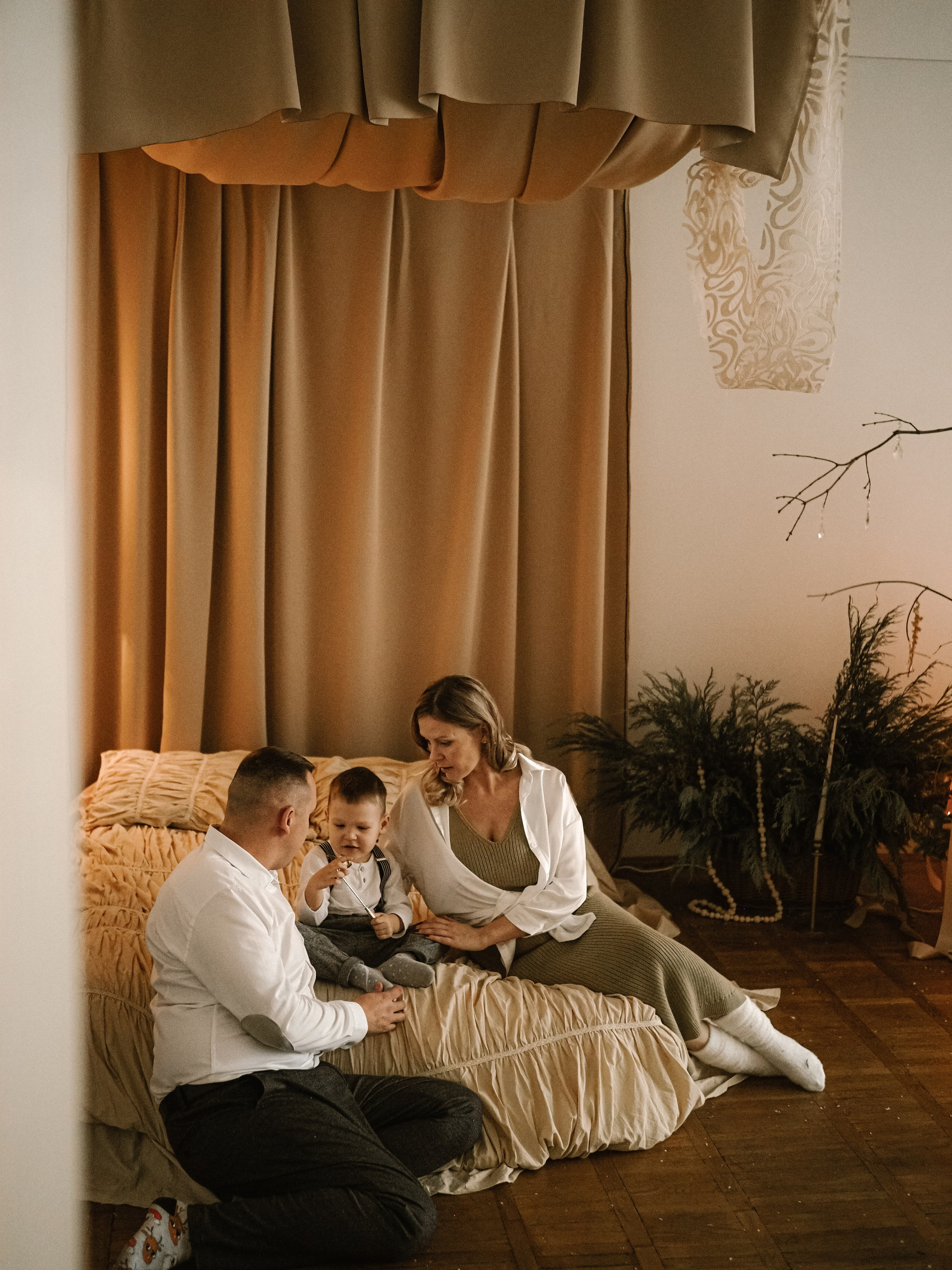 Если фото у елочки, то вот так. Фотограф Рязань. Семейный Свадебный фотограф