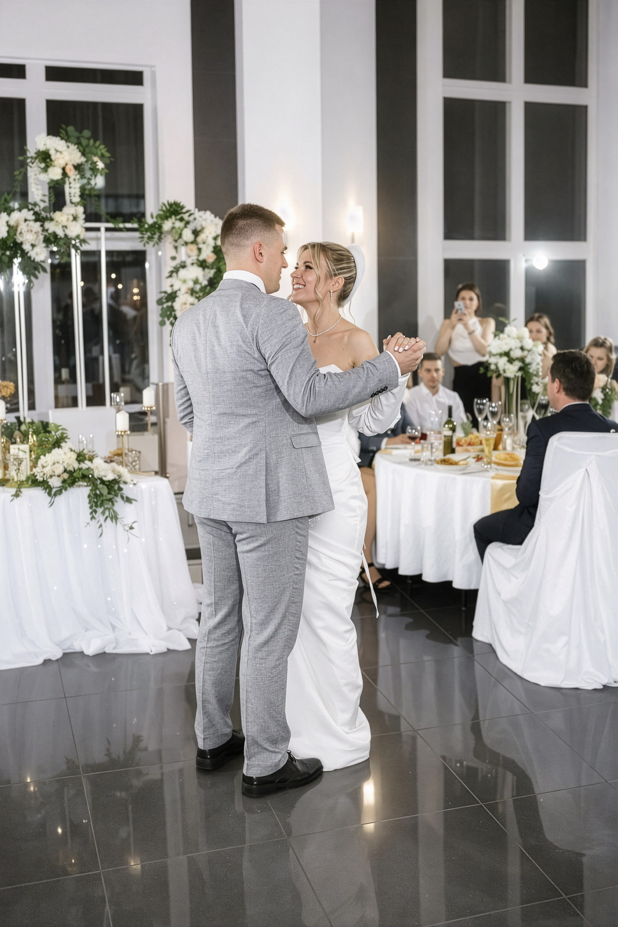 Свадебный фотограф в Екатеринбурге — Дмитрий и Анна в отеле Novotel. Фотограф Дмитрий Судаков — Свадебная и репортажная съемка в Екатеринбурге и Москве