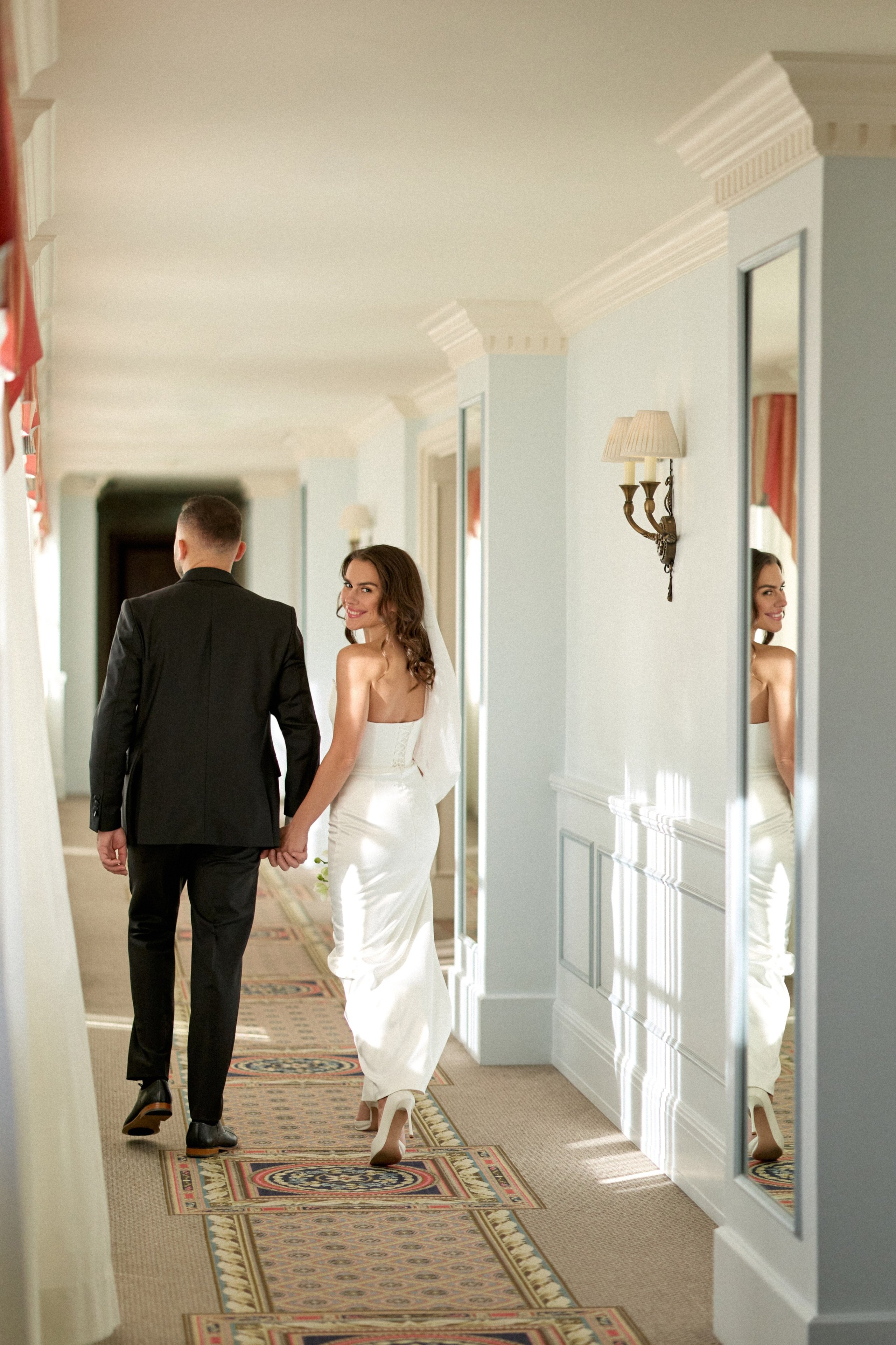 Свадебная фотосессия в отеле с видом на Исаакиевский собор. Сестры Карабаза. Фотографы и ретушеры в Москве и Санкт-Петербурге