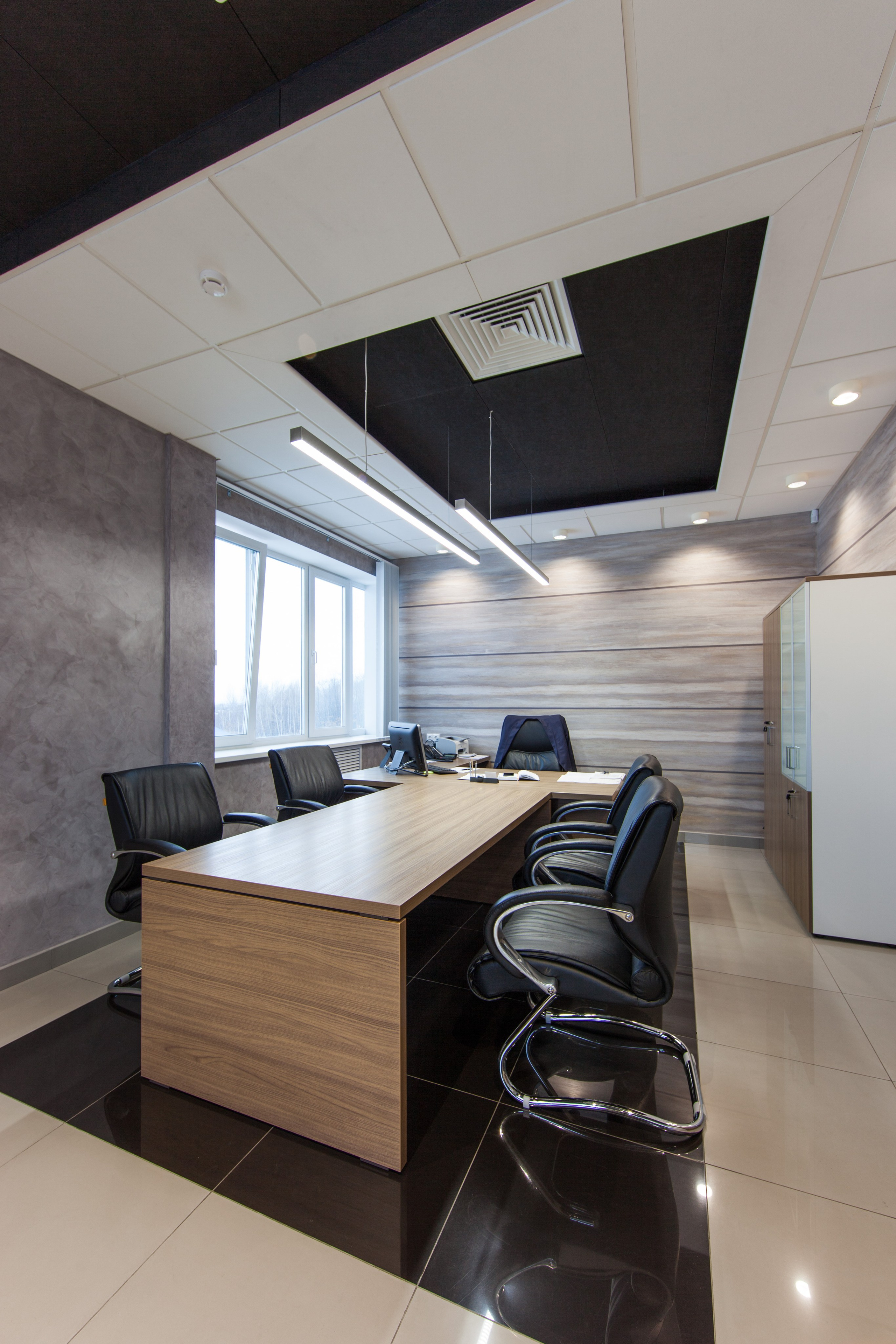 ШОУРУМ ПО ПРОДАЖЕ ГРУЗОВИКОВ IVECO. Архитектурно-дизайнерское бюро ROOMS