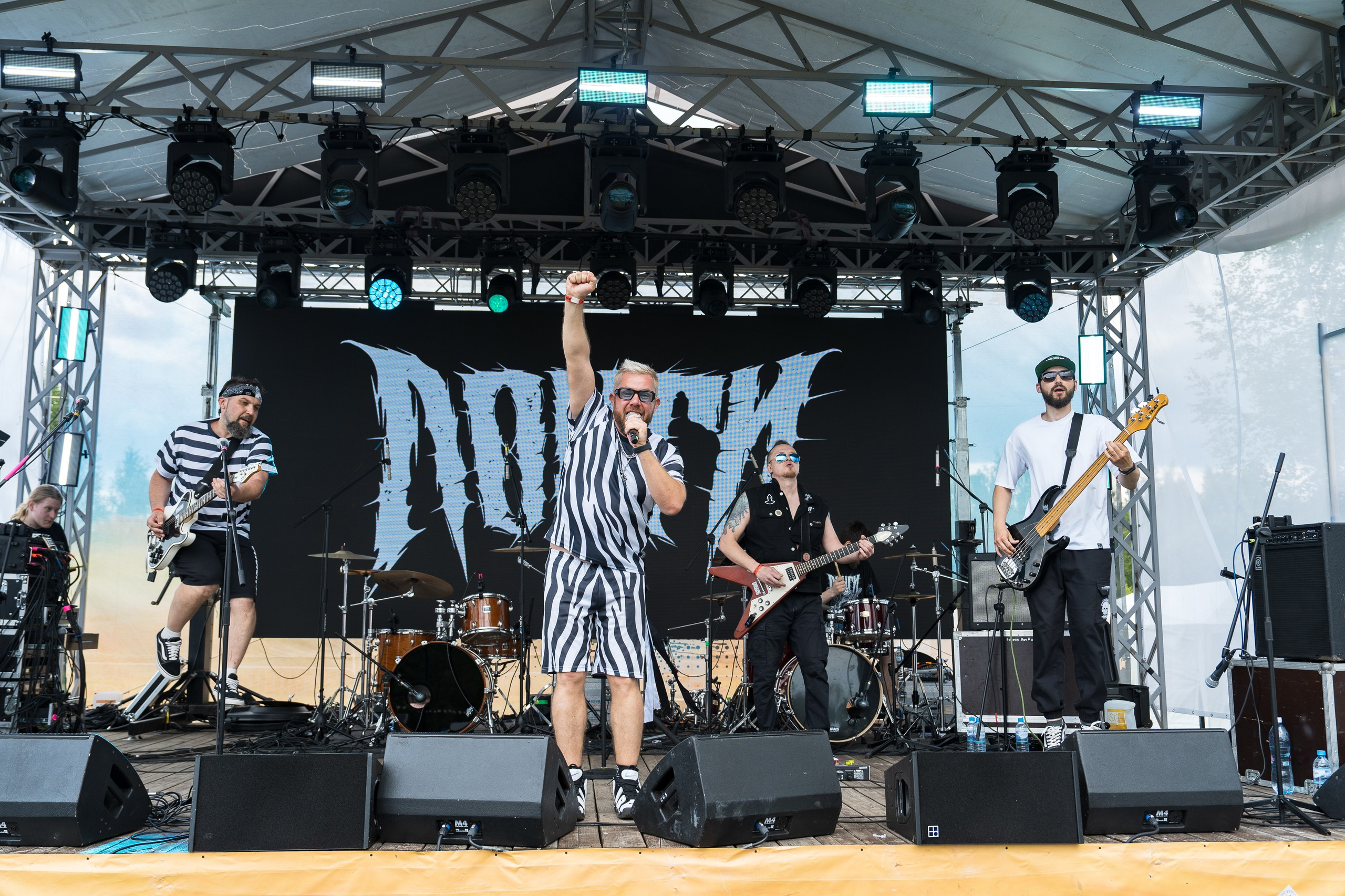 Фотоотчет с главного панк-рок фестиваля страны Anti-Party 2025. Фотограф Николай Прокофьев модельные тесты в Москве