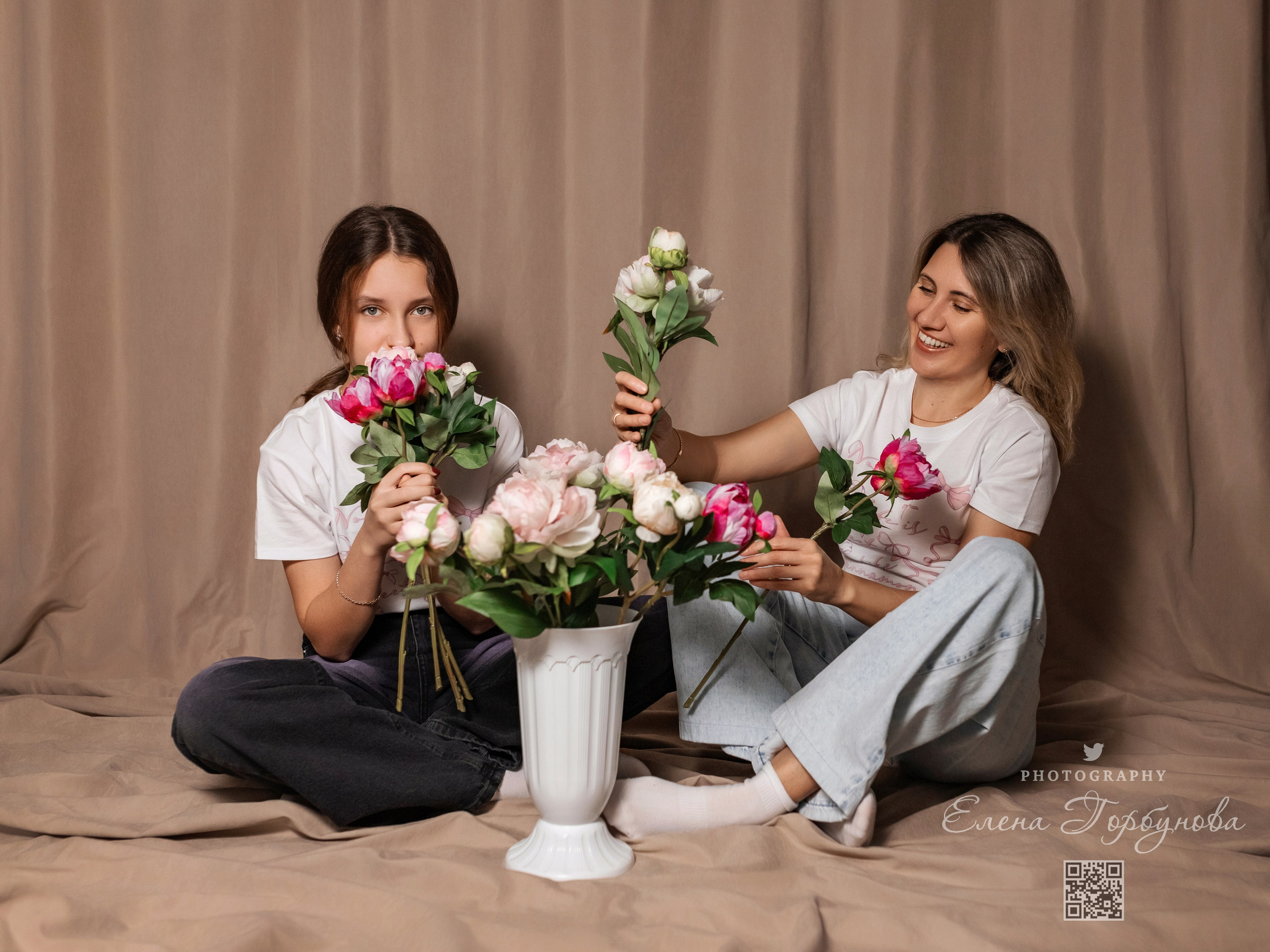 Ольга и Даша. Моя студия. Ноябрь 2024. Фотограф Пермь. Свадьбы. Семья и дети, школа, д. сад. Фотокниги