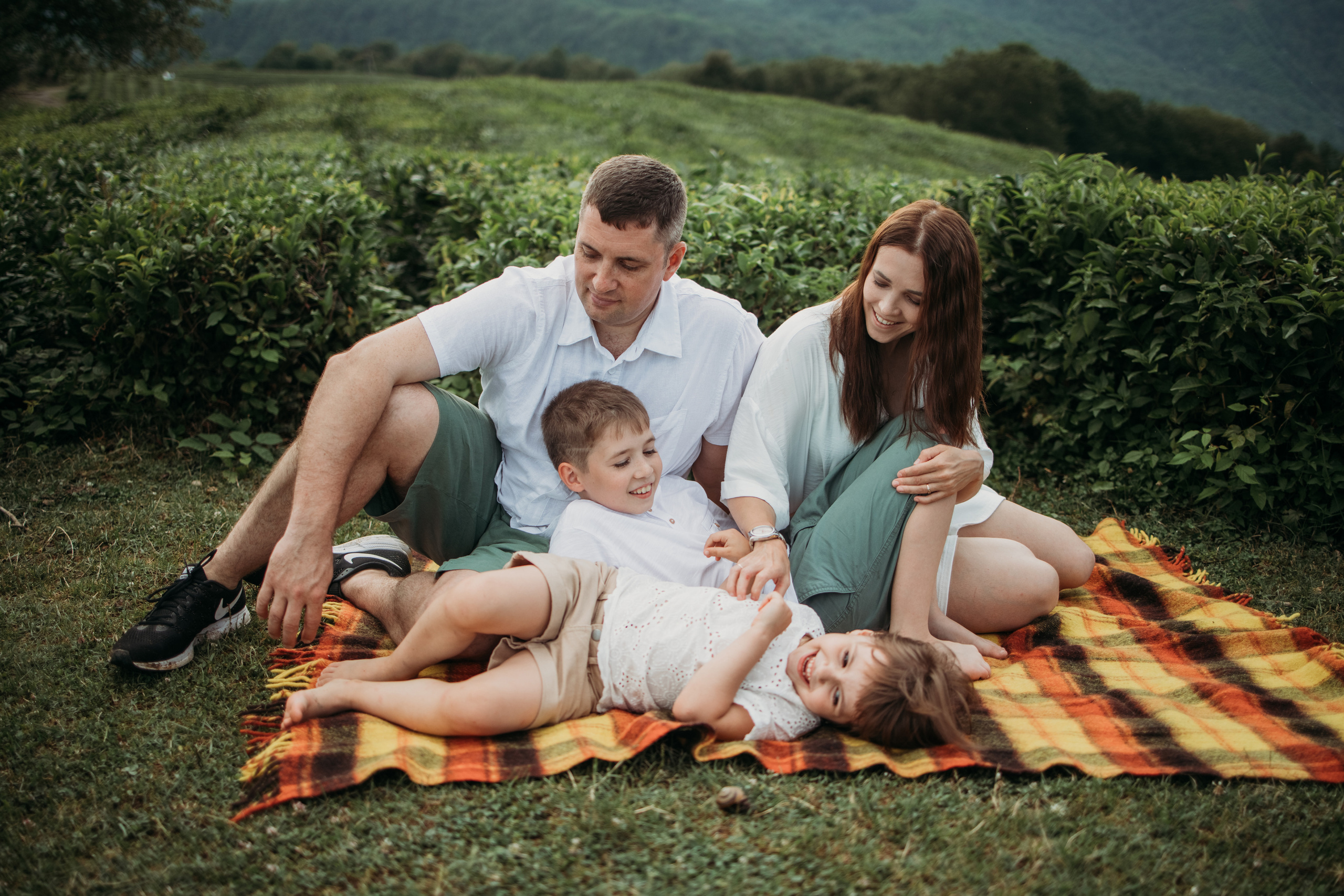 Семейная прогулка по плантациям. Фотограф Сочи Татьяна Зорина