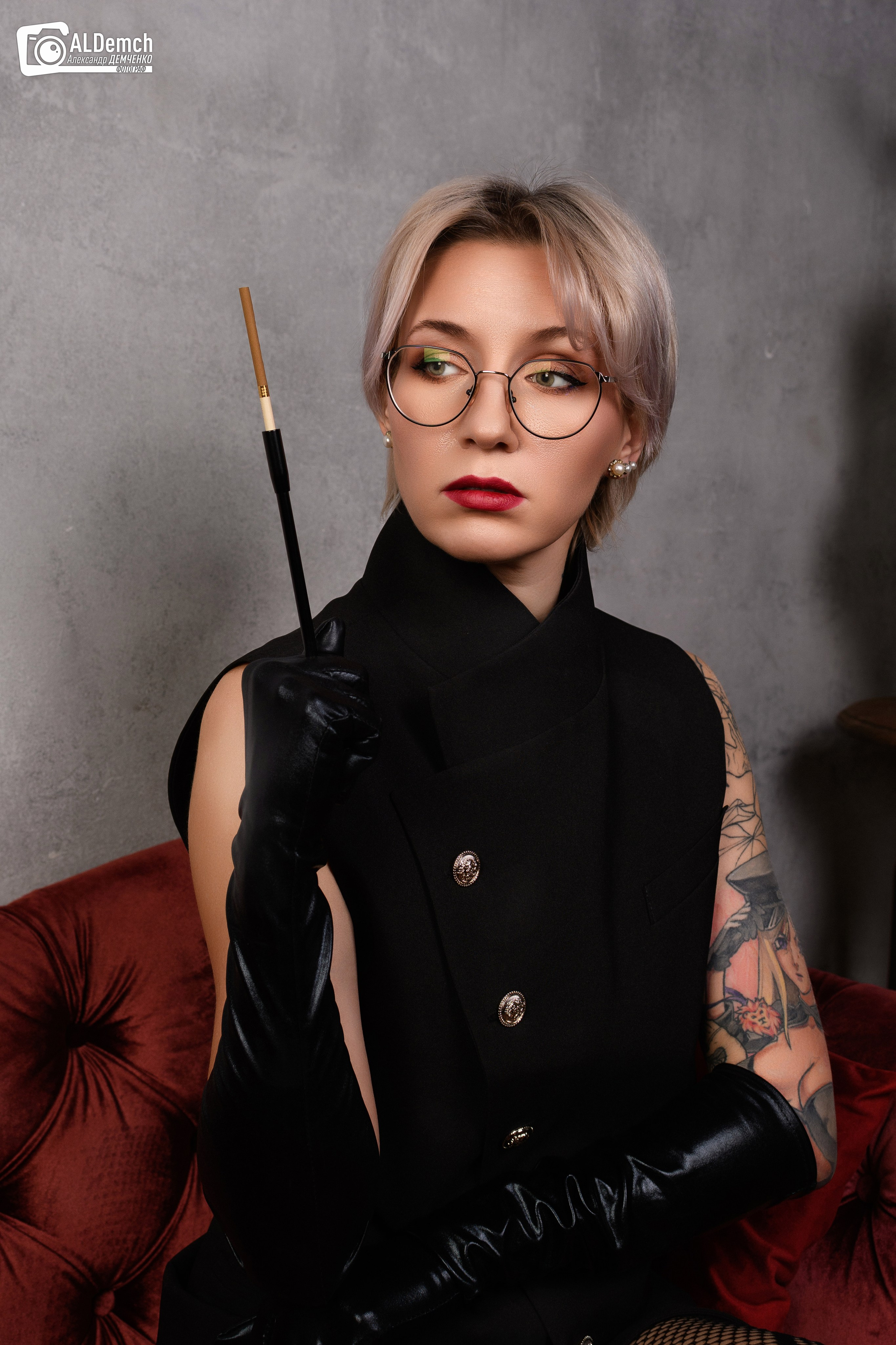 Гламурная фотосессия девушки в фотостудии