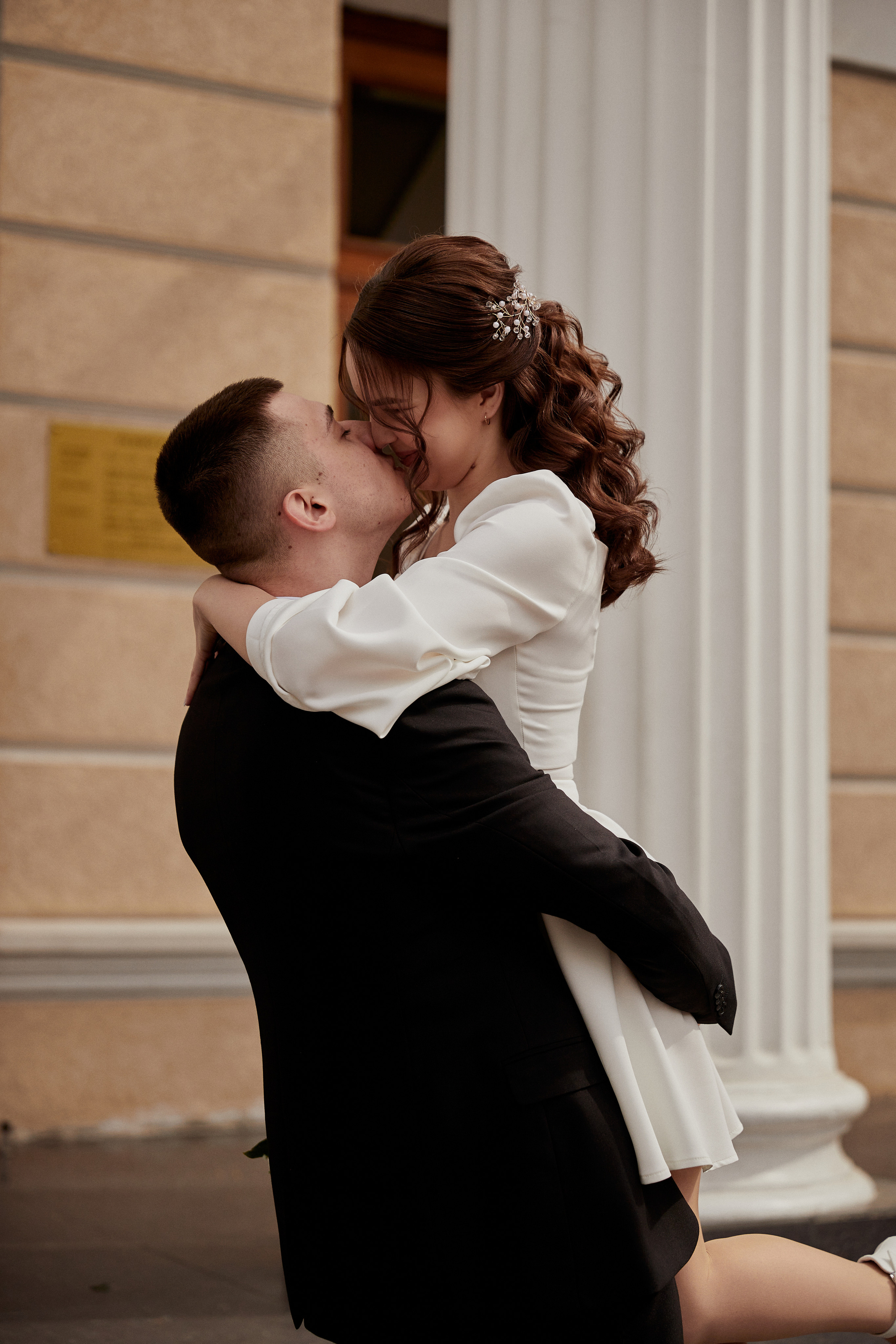 Свадебная фотосессия на у ЗАГСа в Ростове. Фотосессии в Ростове-на-Дону. Мария Роскошная