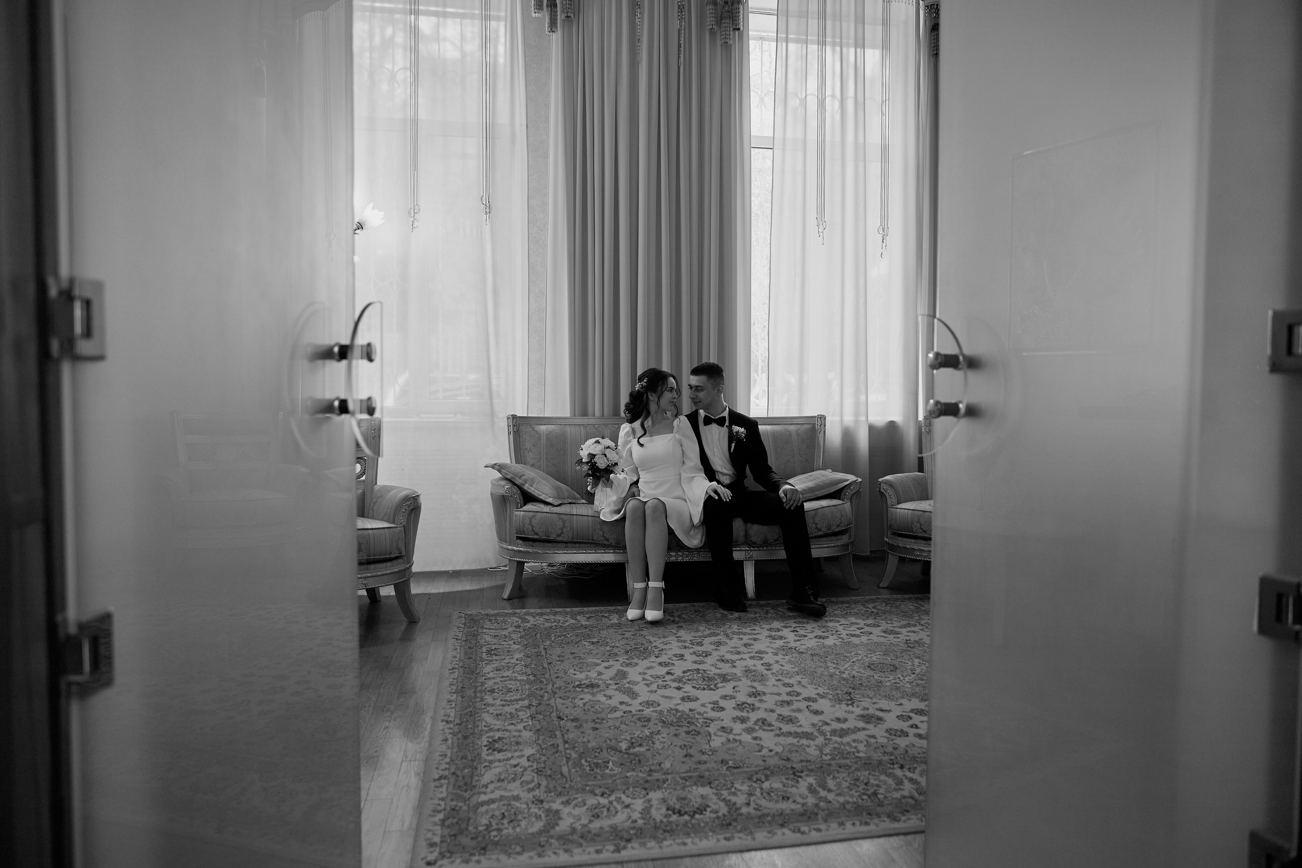 Свадебная фотосессия на у ЗАГСа в Ростове. Фотосессии в Ростове-на-Дону. Мария Роскошная