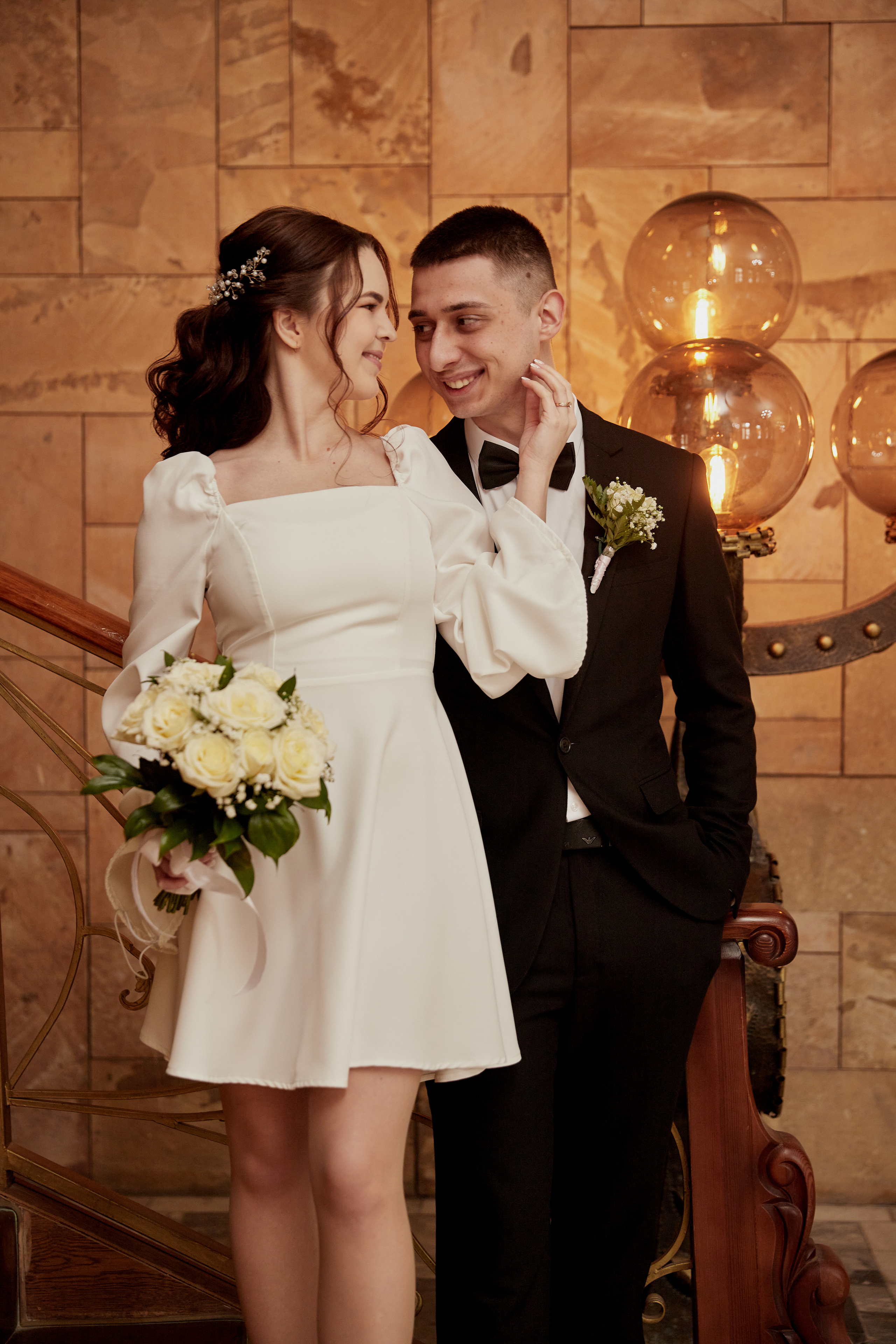 Свадебная фотосессия на у ЗАГСа в Ростове. Фотосессии в Ростове-на-Дону. Мария Роскошная