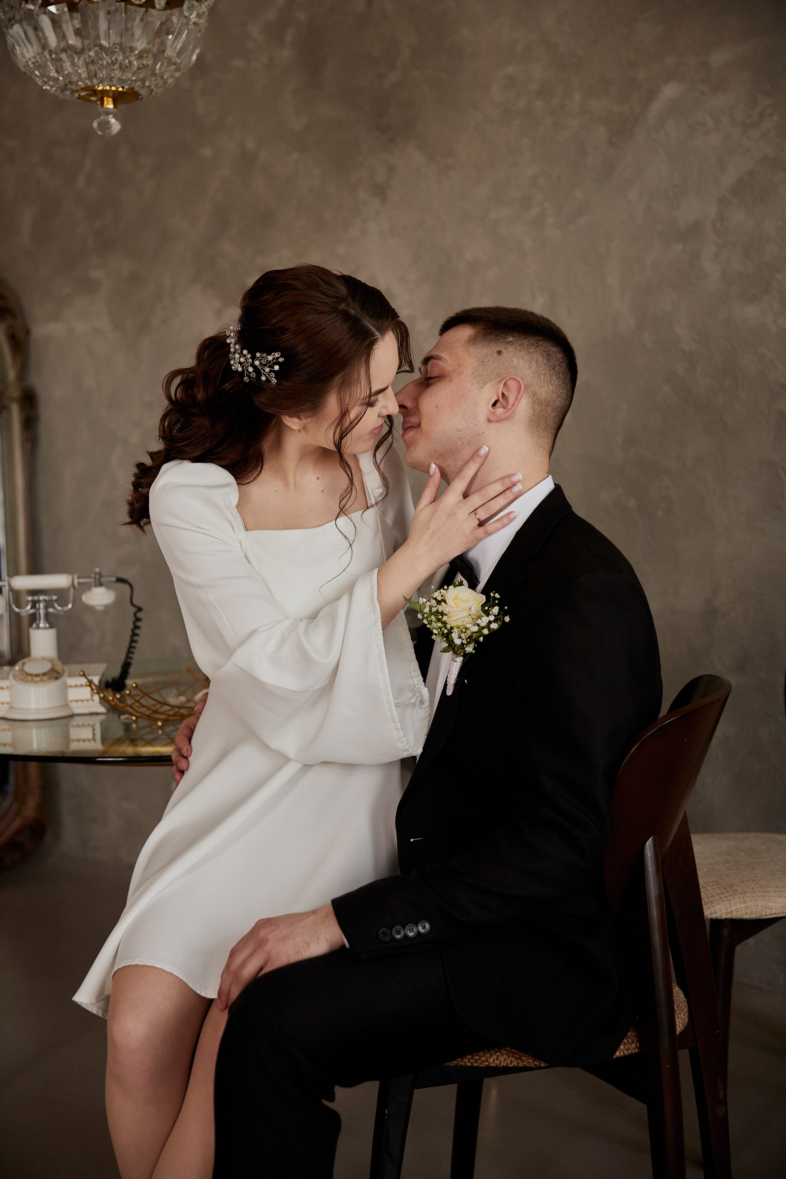 Свадебная фотосессия на у ЗАГСа в Ростове. Фотосессии в Ростове-на-Дону. Мария Роскошная