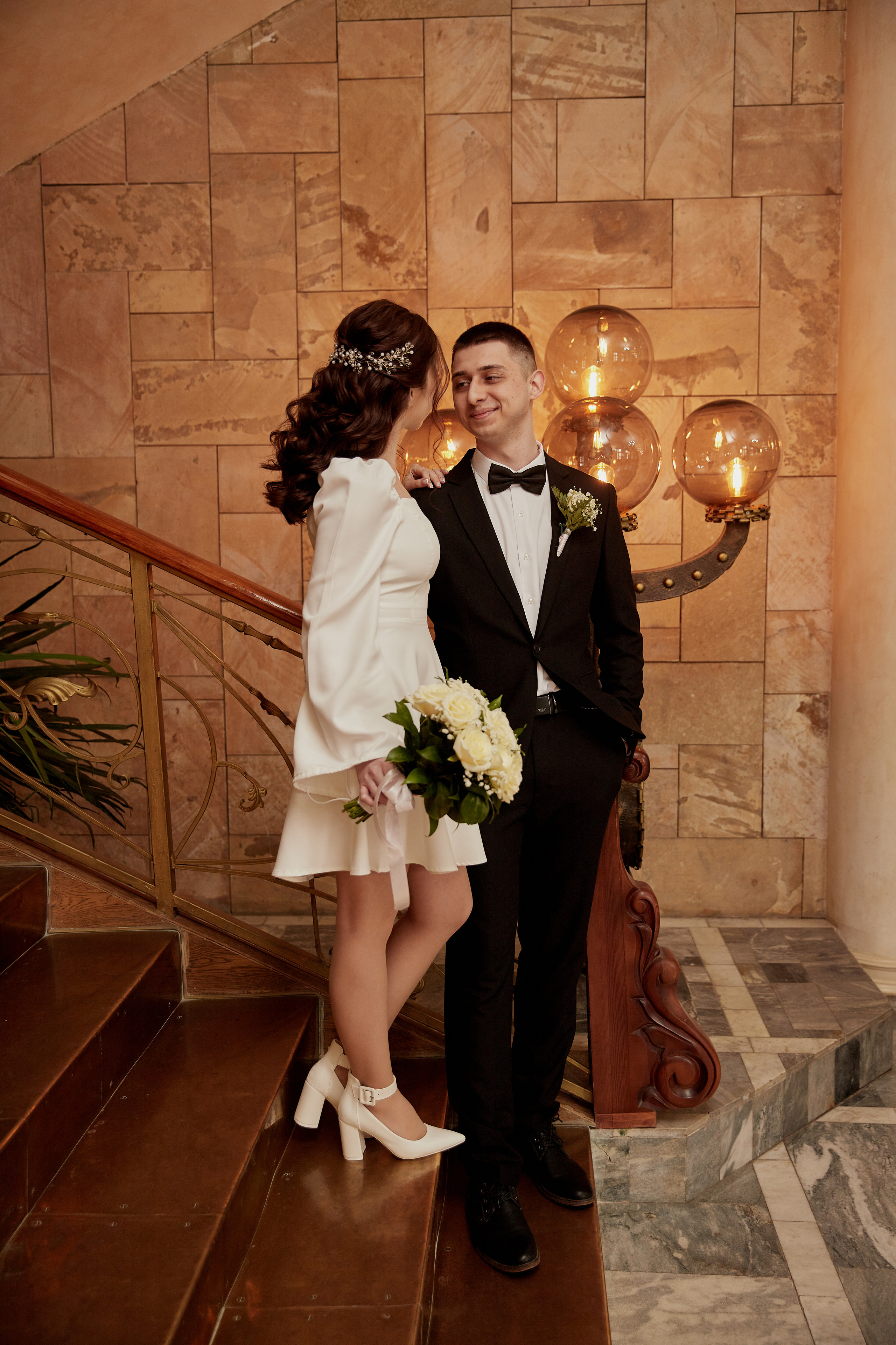 Свадебная фотосессия на у ЗАГСа в Ростове. Фотосессии в Ростове-на-Дону. Мария Роскошная