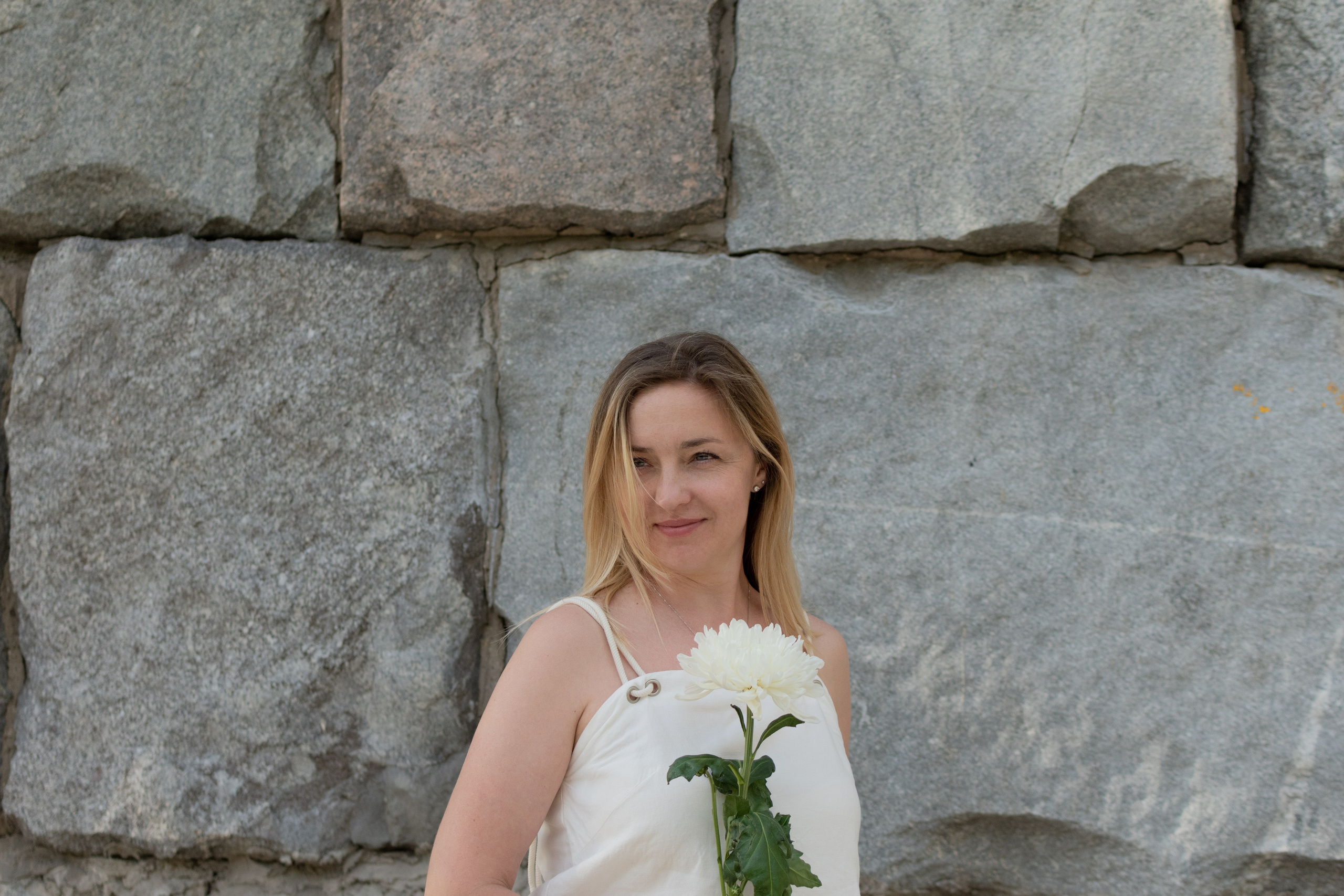 Портрет Елены летом в городе. Женский портрет вне времени. Санкт-Петербург