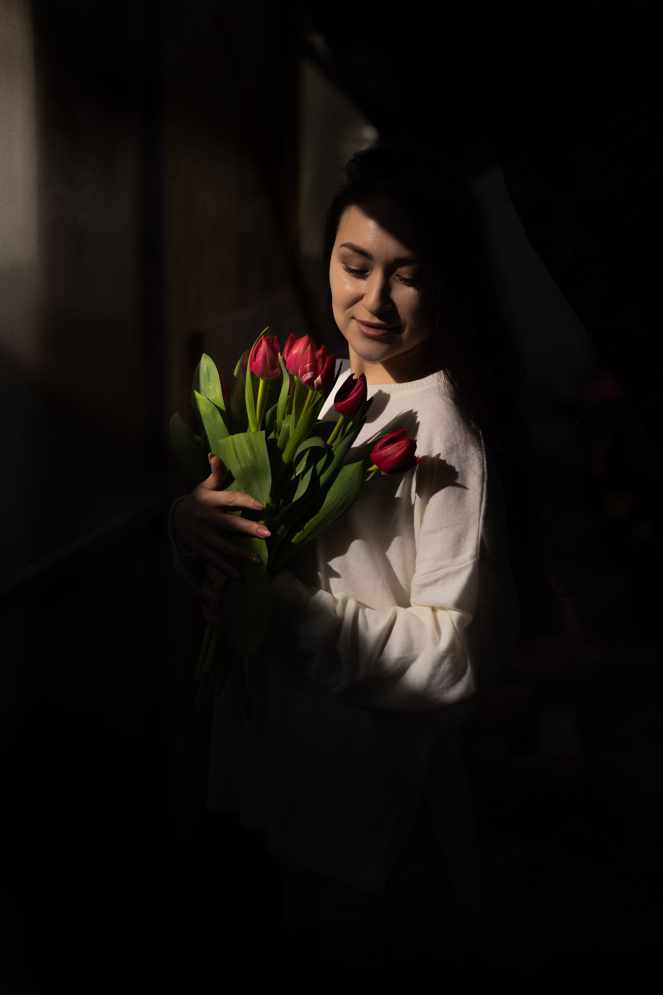 Фотосессия в теплице с тюльпанами. Свадебный фотограф Астрахань