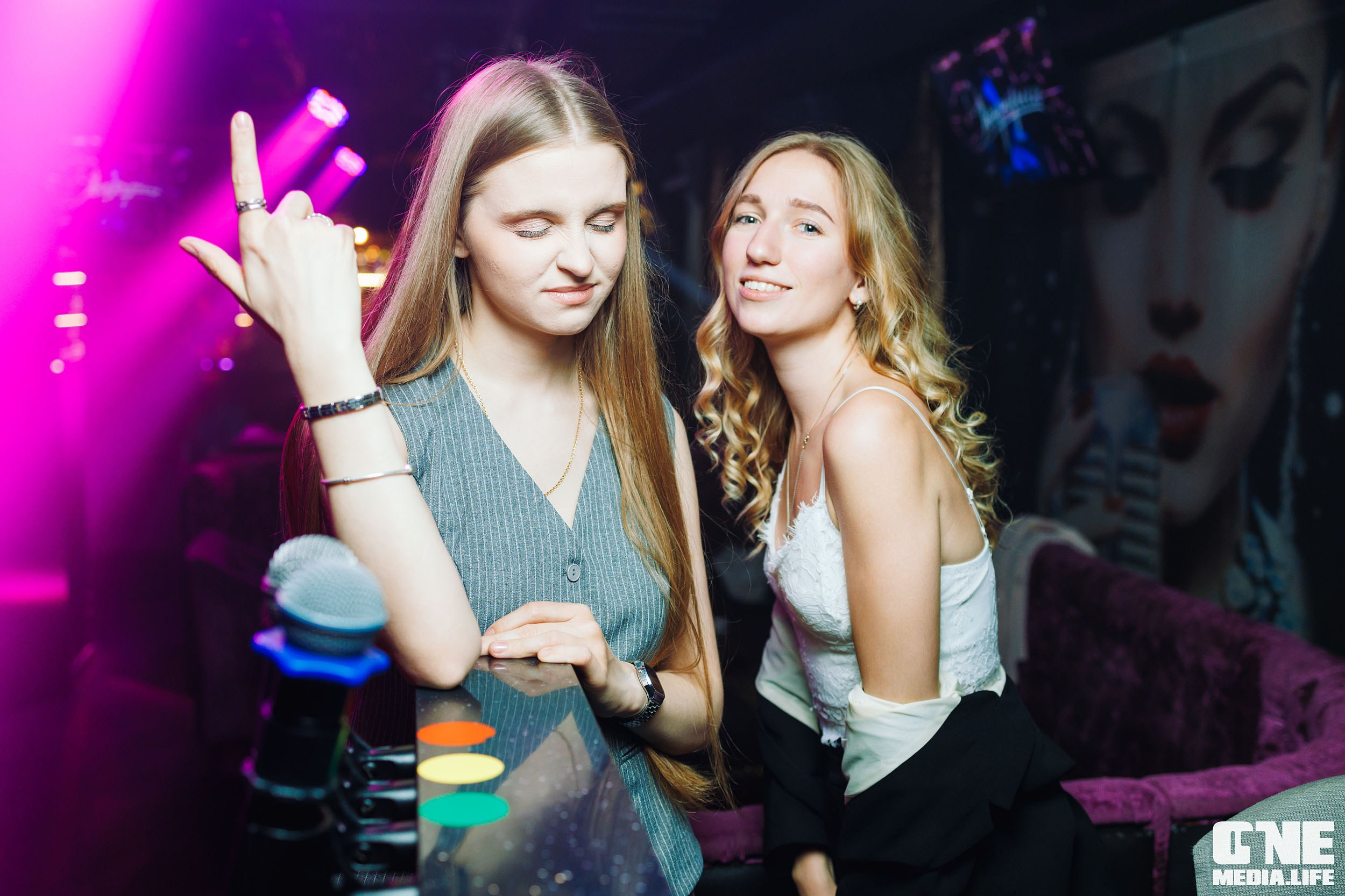 Фоторепортаж из караоке-клуба Эйфория. One Media Life: фоторепортажи, фотоотчеты с мероприятий и заведений