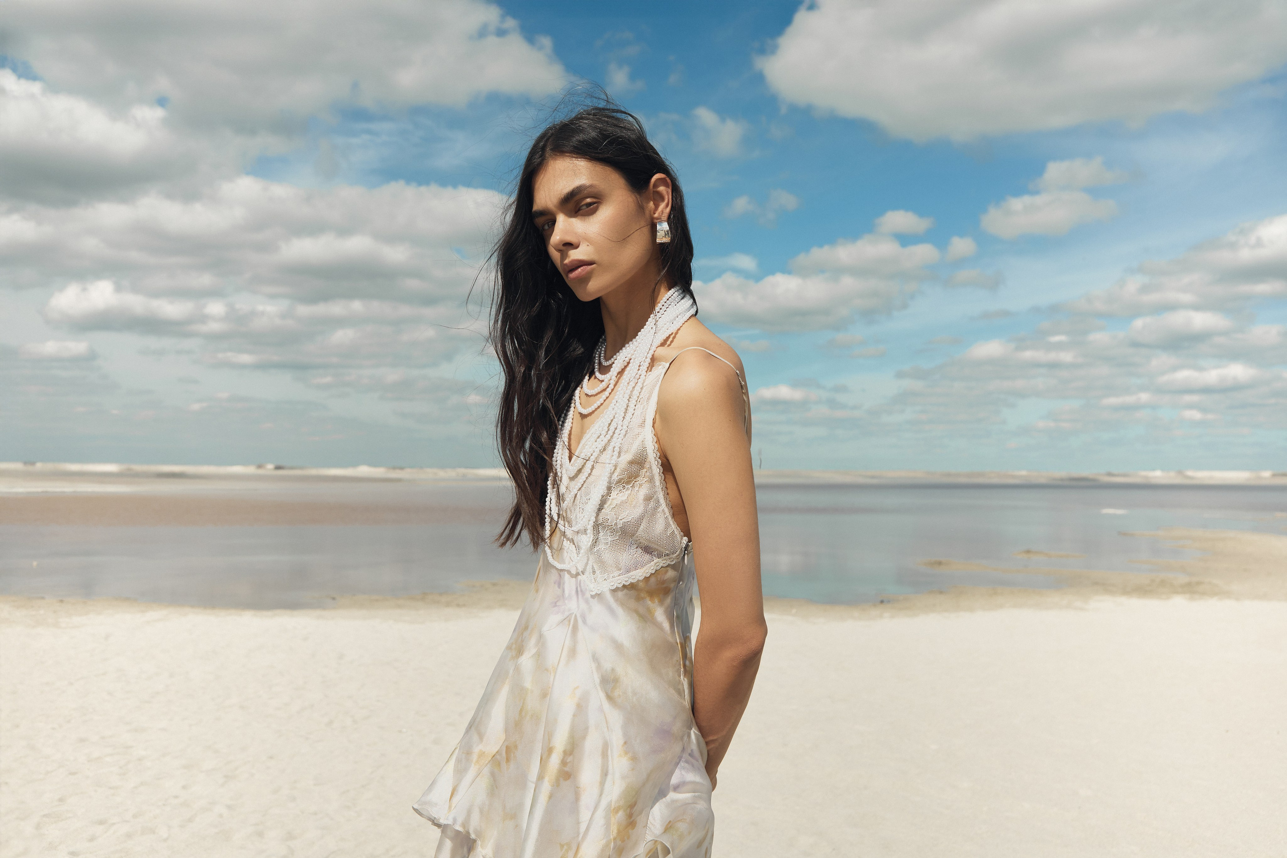 Арт-fashion фотосъёмка «Пески – pt. 2» от Полины Юриной: эстетика песчаных текстур, стиль и вдохновение для брендов и портфолио. Юрина Полина, фотограф из Екатеринбурга