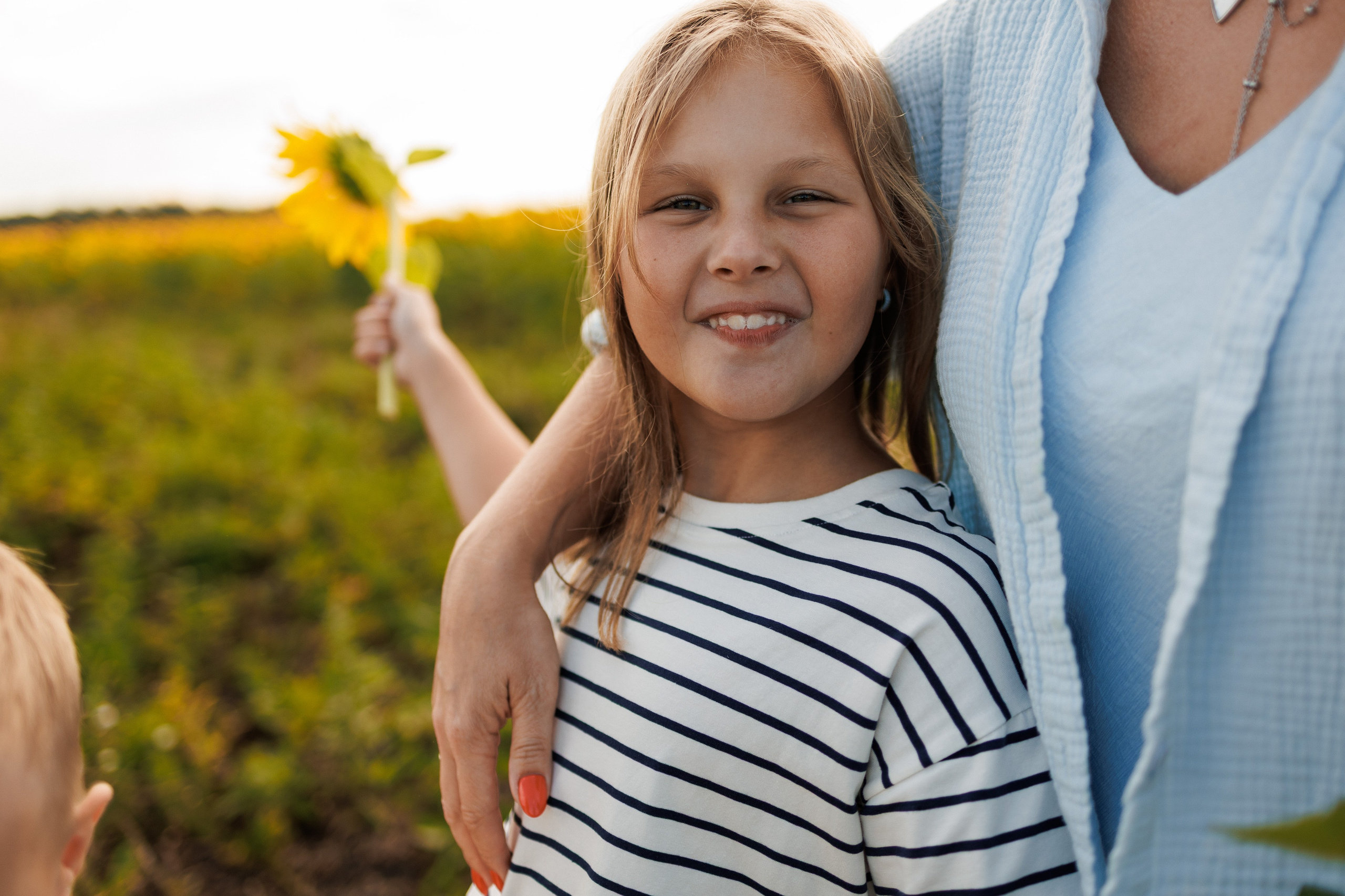 В поле подсолнухов. Семейный фотограф г. Тюмень