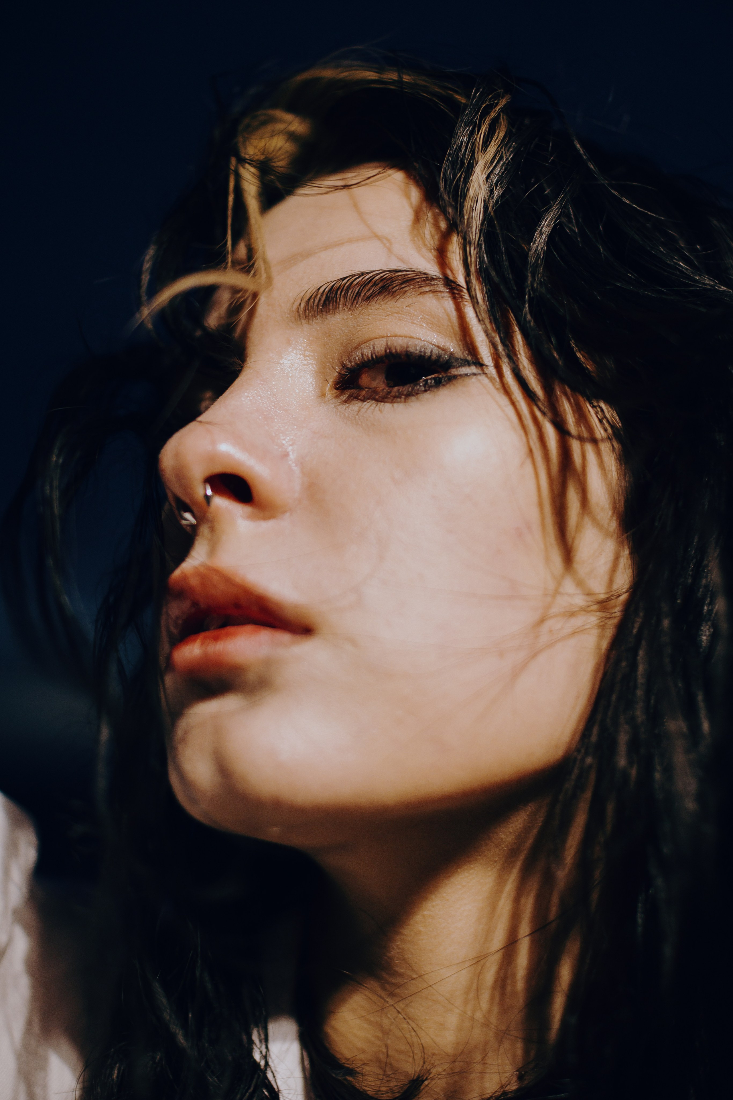 Съёмка у моря с оленьими рогами