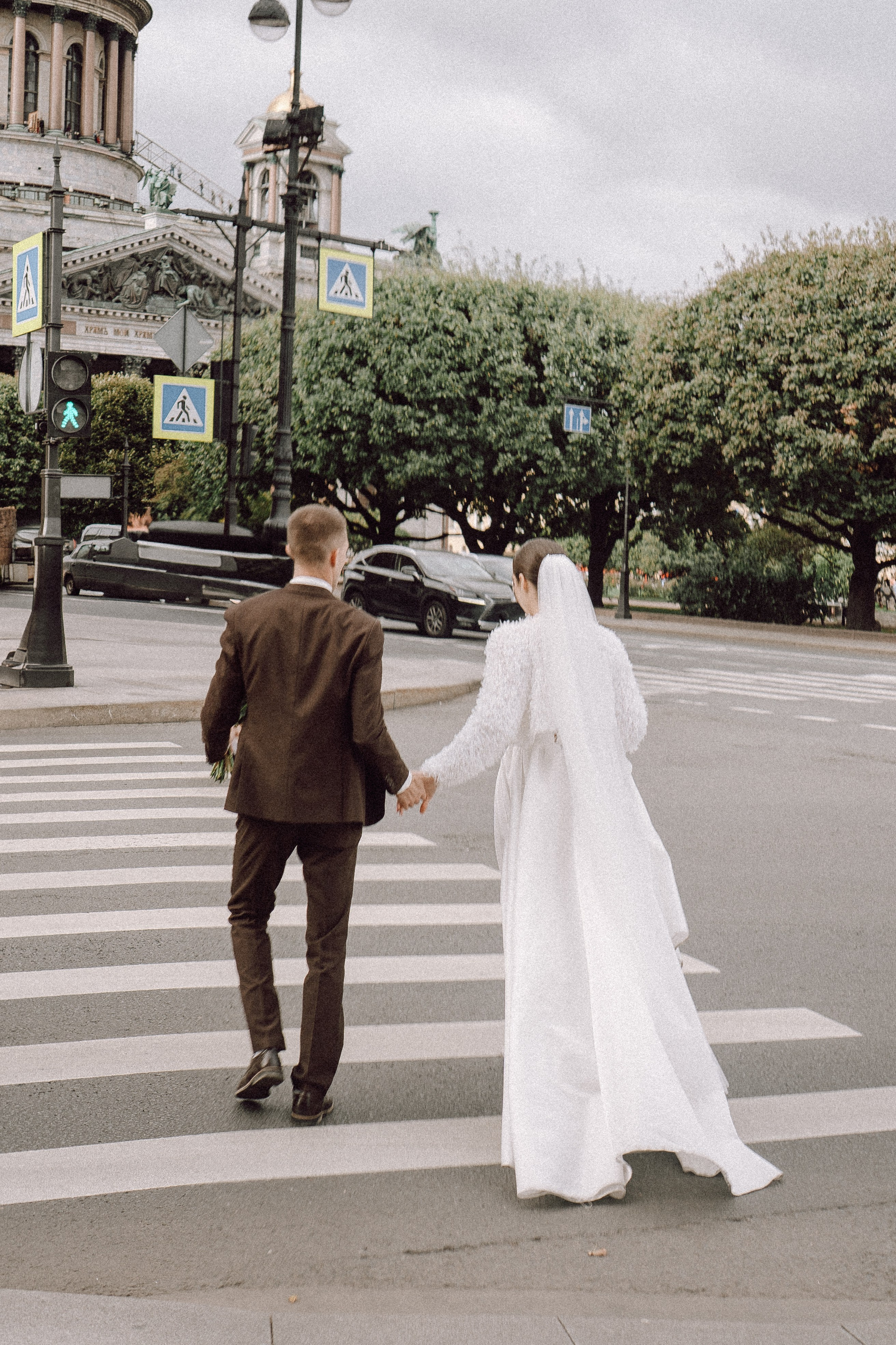СВАДЕБНАЯ ПРОГУЛКА В САНТК-ПЕТЕРБУРГЕ (ИСАКИЕВСКИЙ СОБОР, ЗИМНЯЯ КАНАВКА, ЭРМИТАЖ И БОЛЬШАЯ МОРСКАЯ УЛИЦА). Профессиональный фотограф, Санкт-Петербург — Виктория Богомолова
