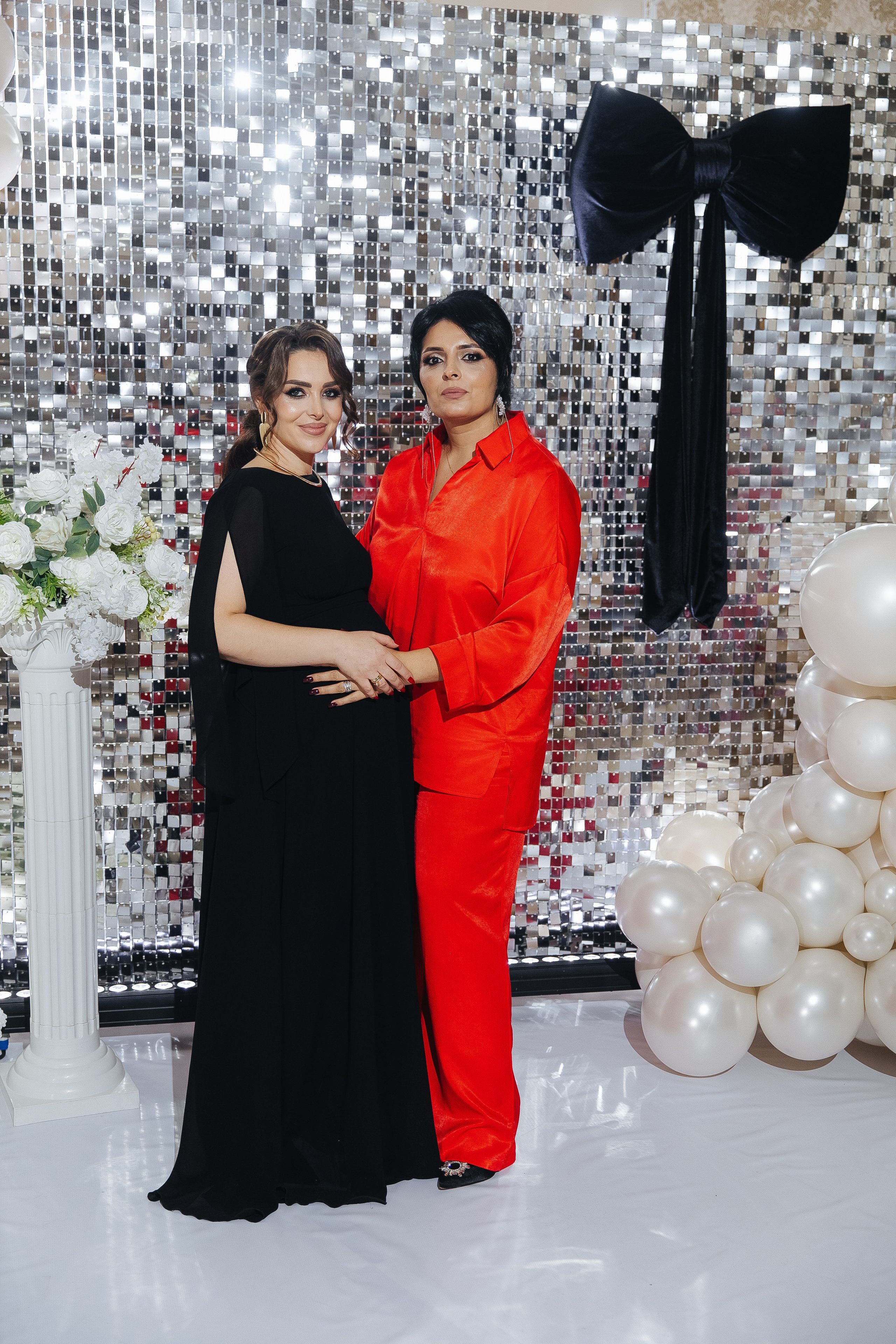 Ани и Назели. 35&5 День рождения, «Янтарь». Фотограф в Красноярске Надежда Воскресенская