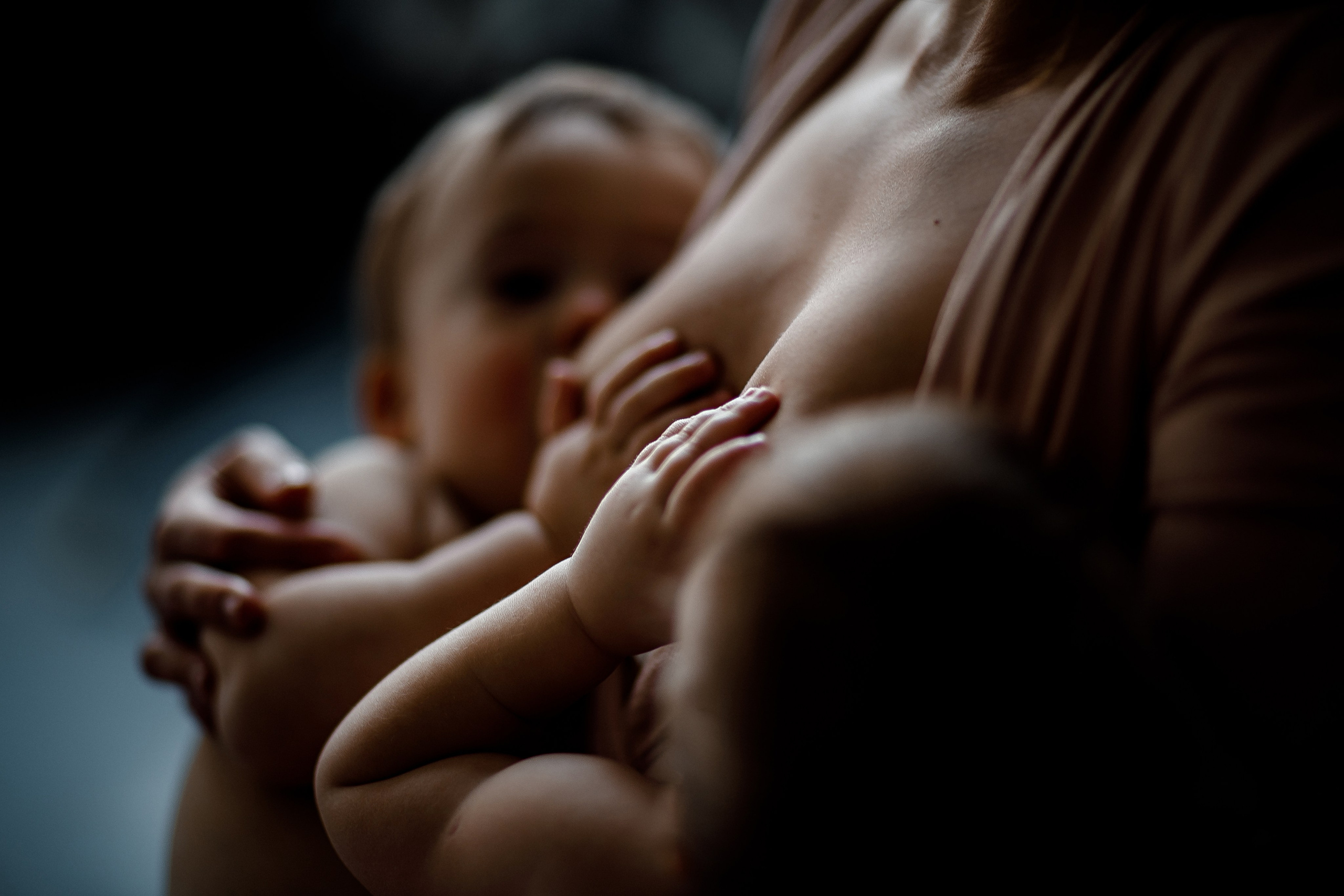 Грудное кормление. Фотограф материнства и таинства кормления Екатерина Кузьмин