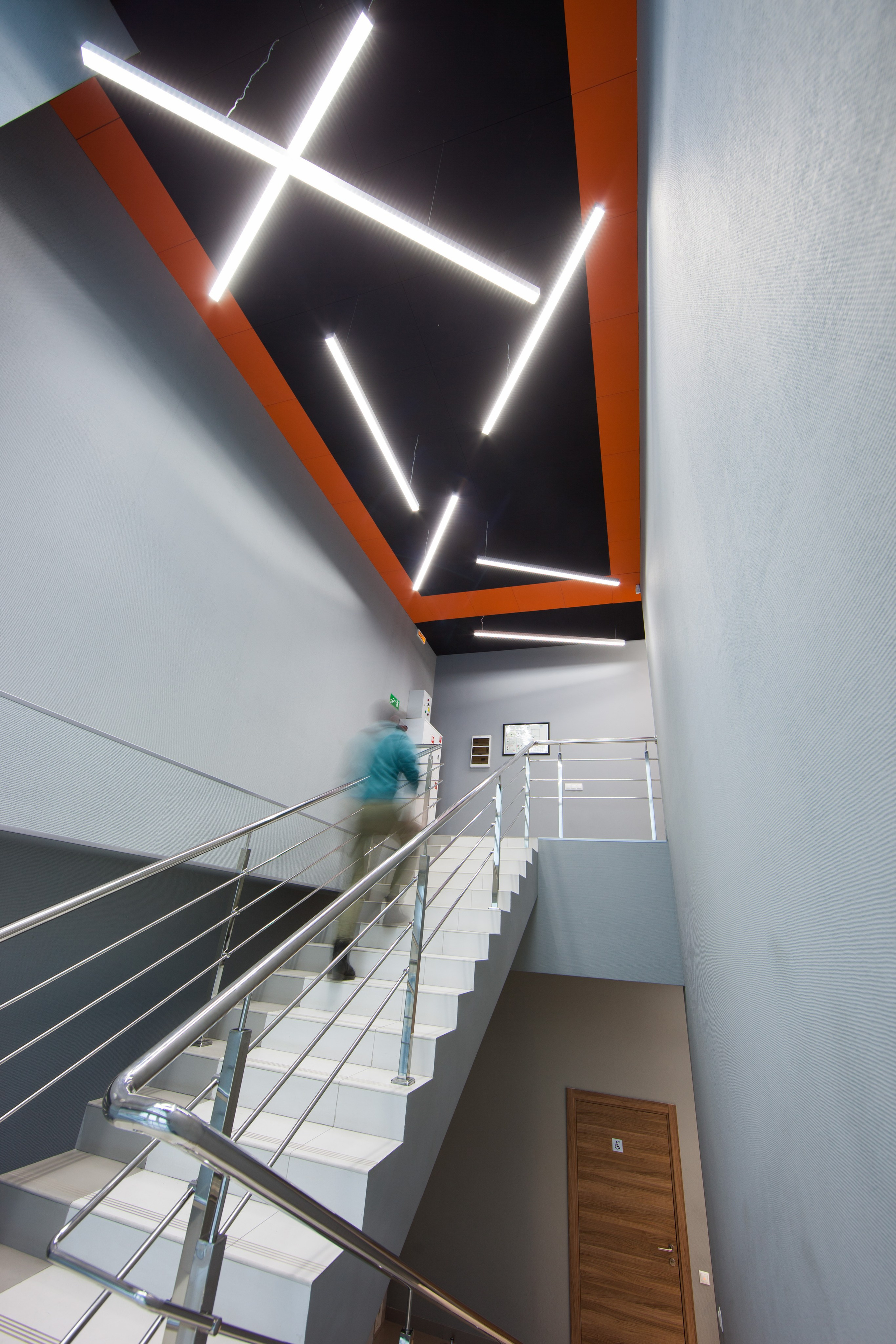 ШОУРУМ ПО ПРОДАЖЕ ГРУЗОВИКОВ IVECO. Архитектурно-дизайнерское бюро ROOMS