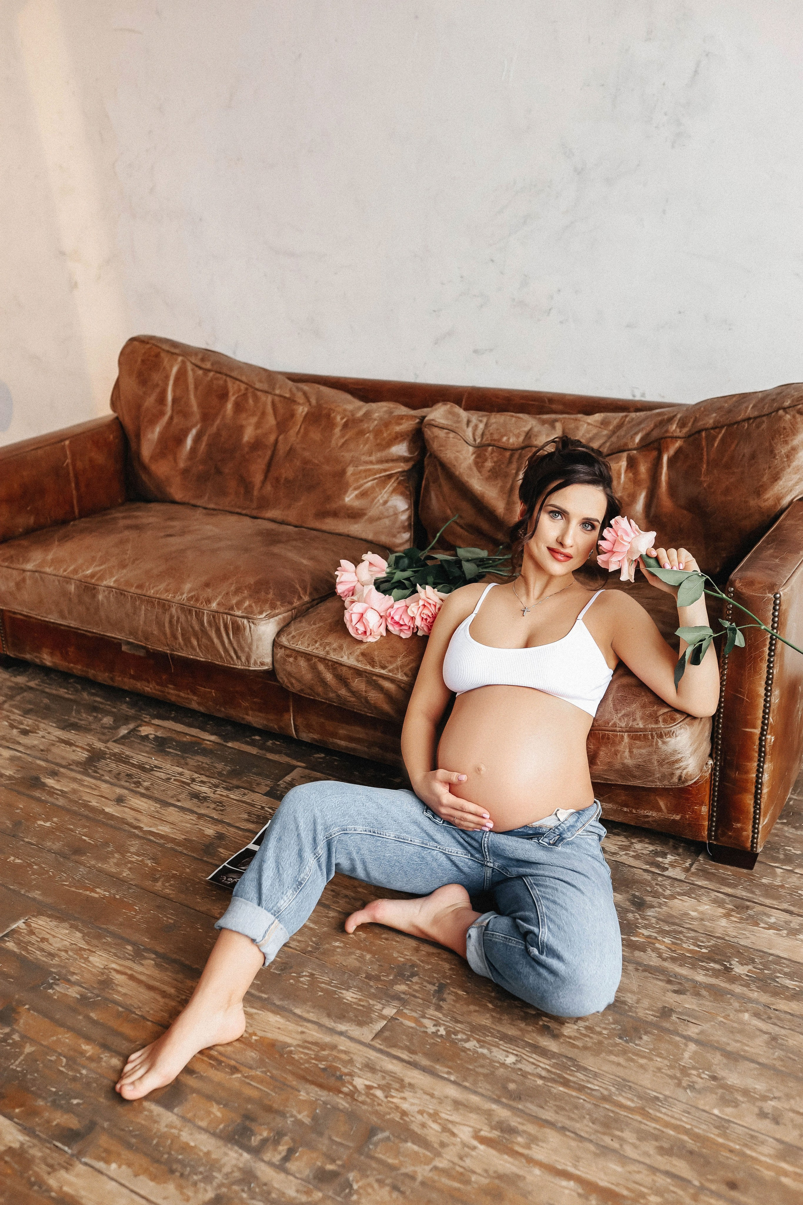 Фотосессия беременности в Москве в студии. Свадебный и семейный фотограф в Москве