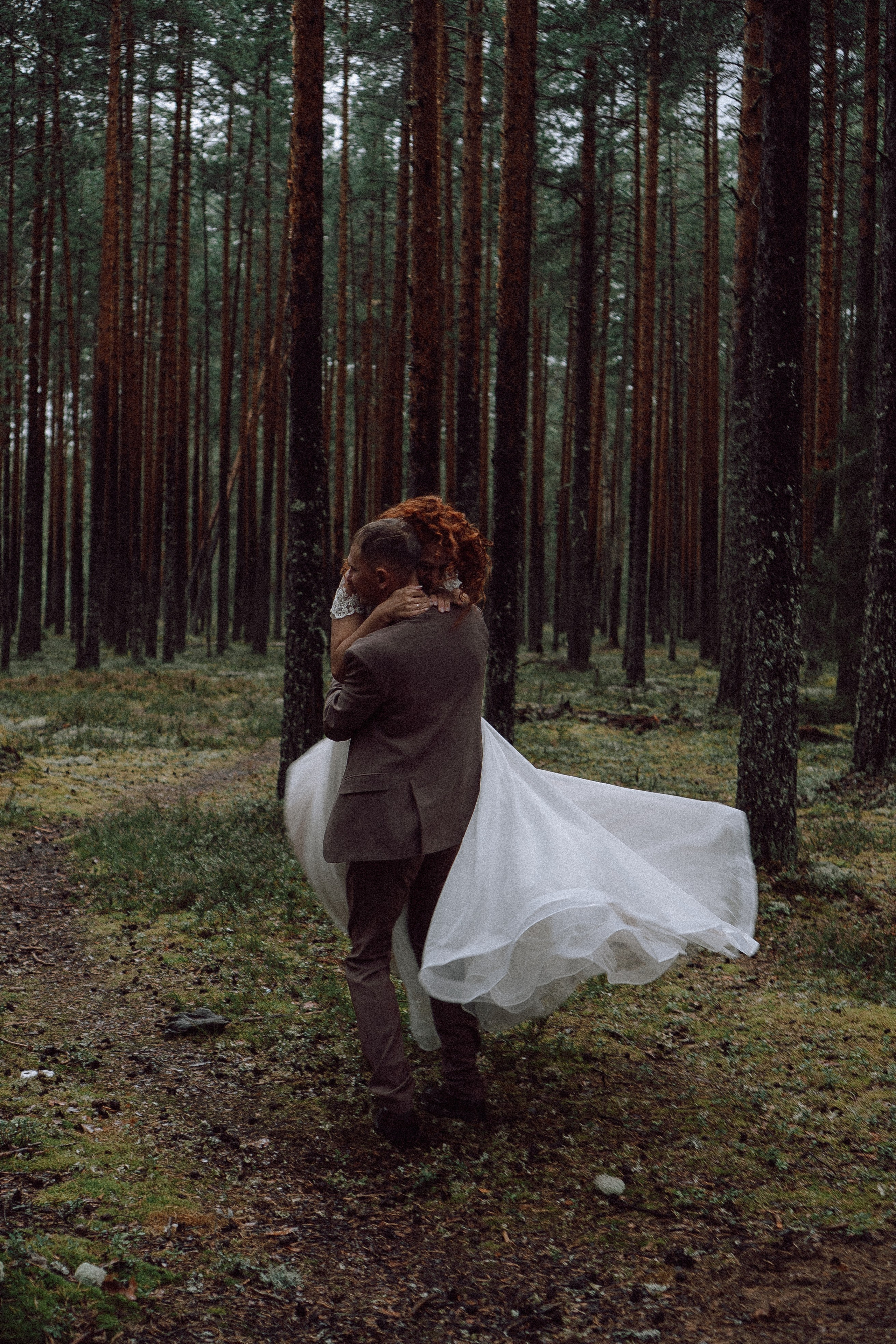 СВАДЕБНАЯ ФОТОСЕССИИЯ ПАРЫ В ГОРОДЕ ПРИОЗЕРСК В СОСНОВОМ ЛЕСУ И С ПИКАПОМ. Профессиональный фотограф, Санкт-Петербург — Виктория Богомолова