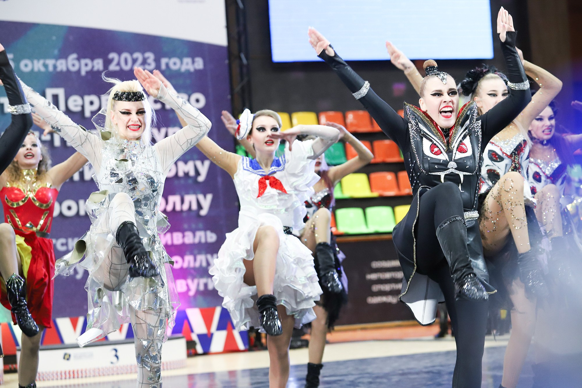 Чемпионат и Первенство Санкт-Петербурга по акробатическому рок-н-роллу. Фотограф Дарья Попова