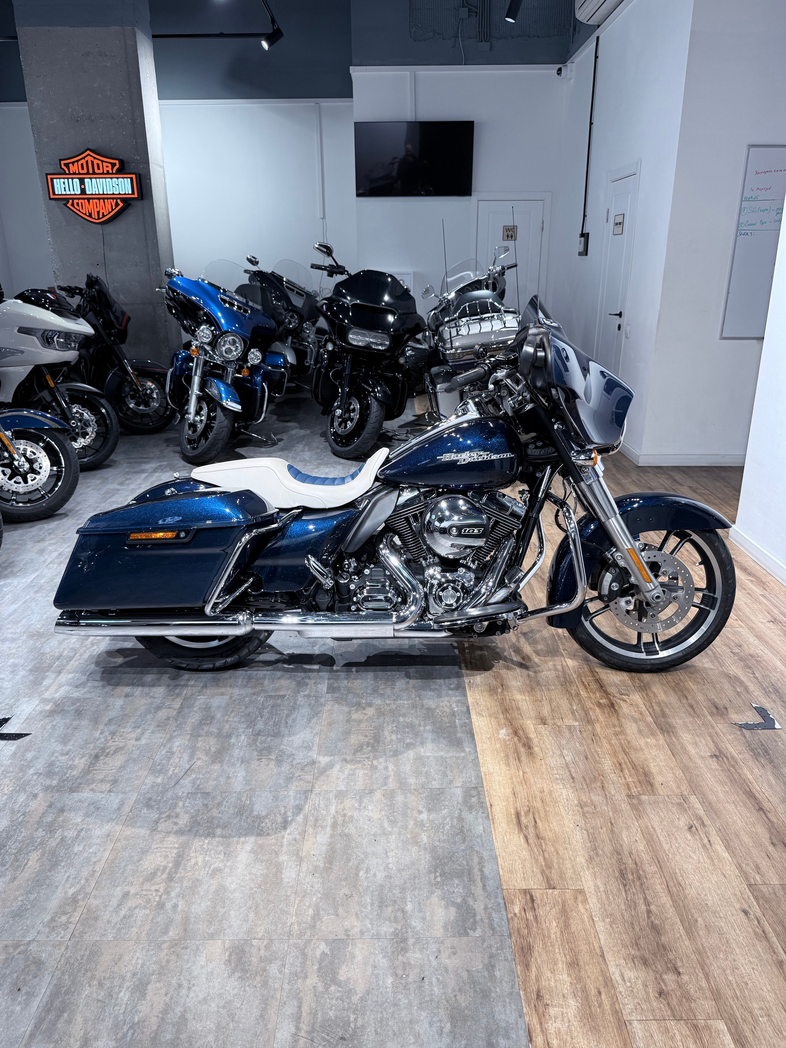 2014 Street Glide 103 ABS. Hello Davidson, Москва. Только хорошие мотоциклы…
