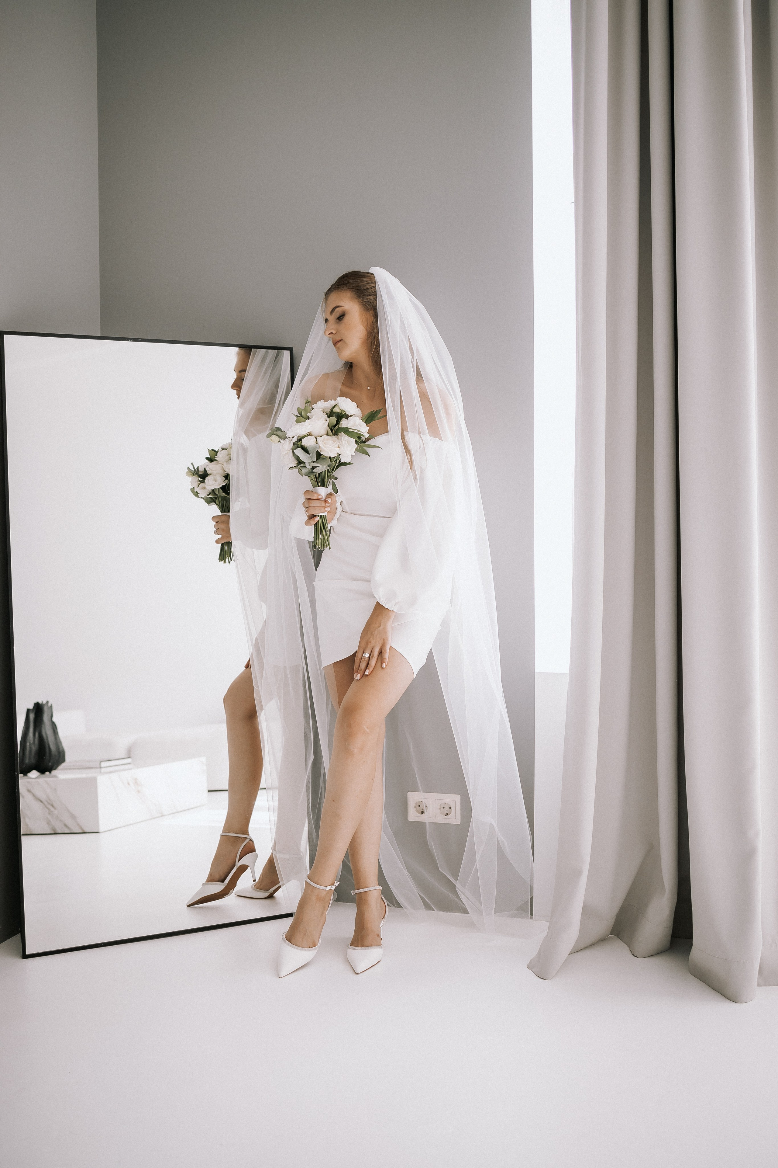 Свадебная прогулка. Эвелина и Дмитрий. Свадебная фотография. Арина Рубах