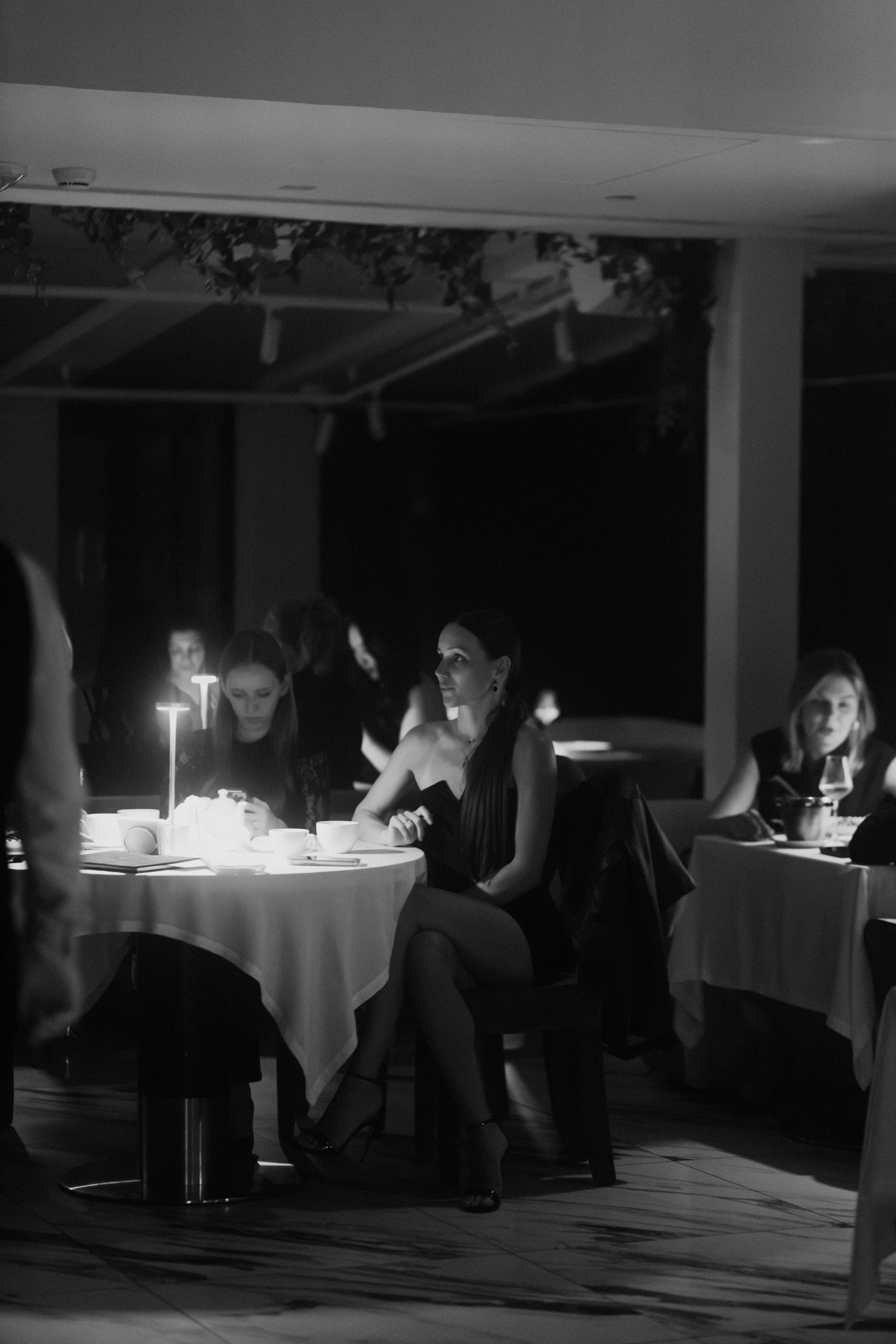 19 июня (пятница) премьера шоу-программы «Ривьера». BENUAR Restaurant
