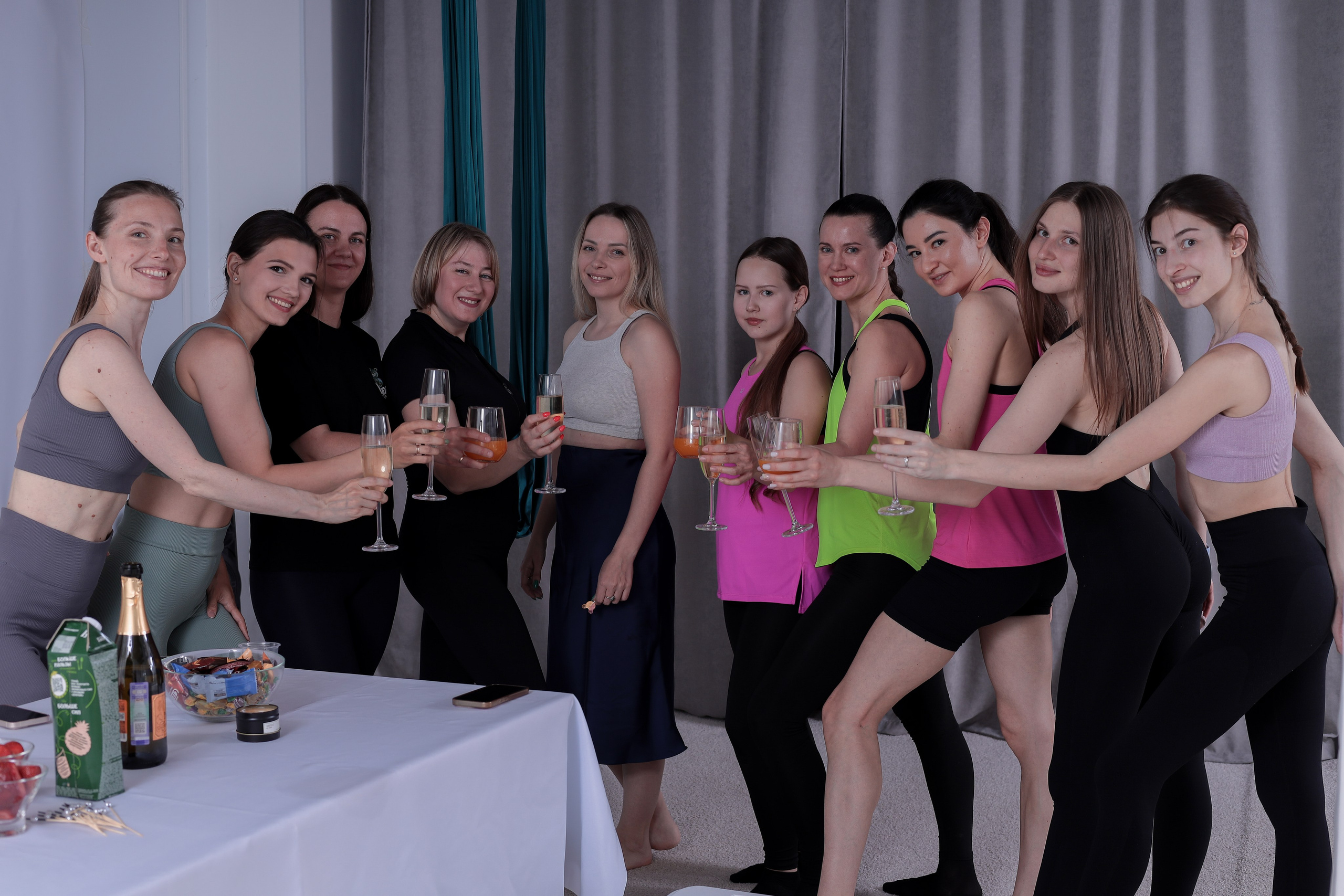 Арт-терапия + аэройога. Фотограф Надршина Лилия