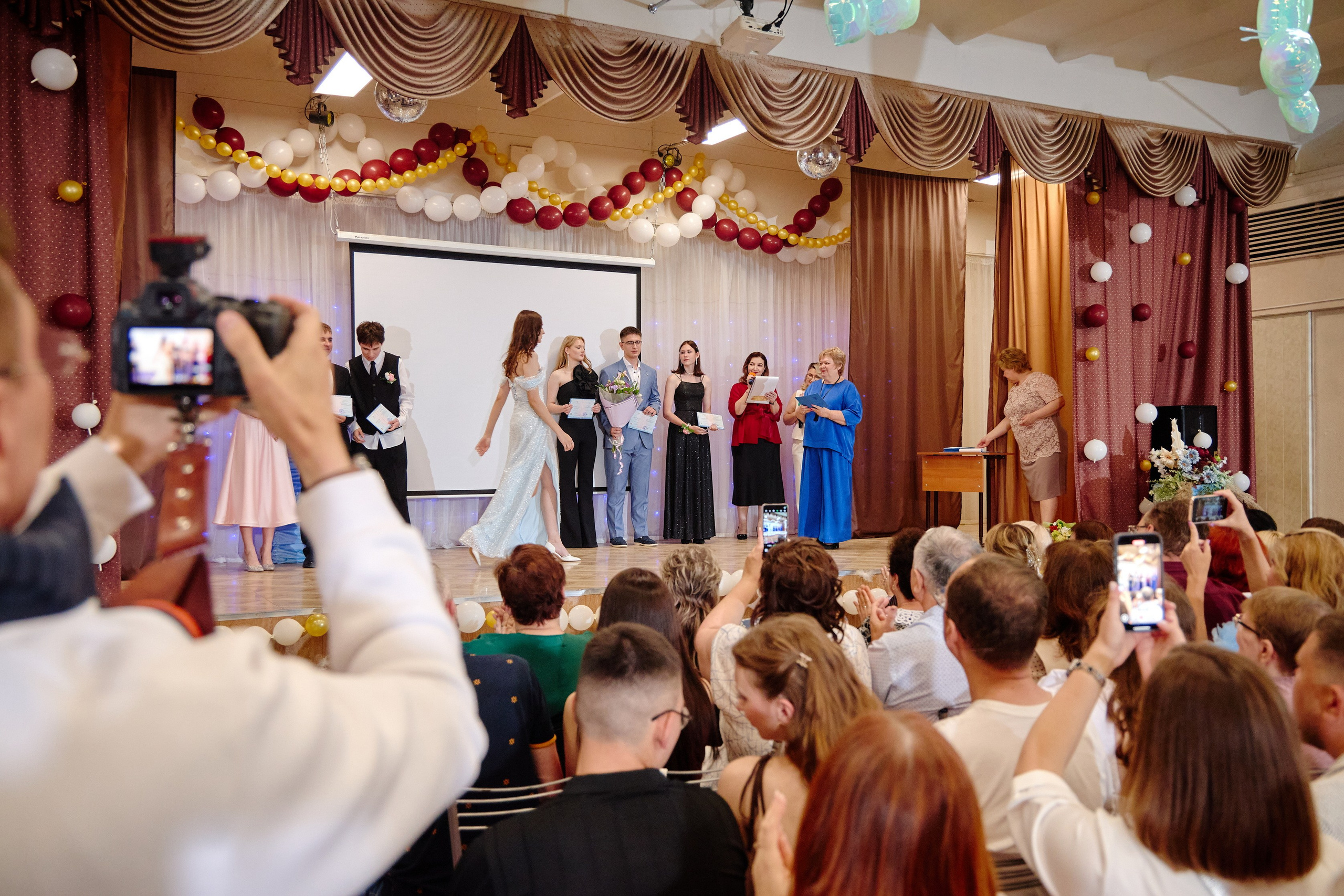 Выпускной 35 Сош. Фотограф Выпускные альбомы Таганрог Сергей Коробченко