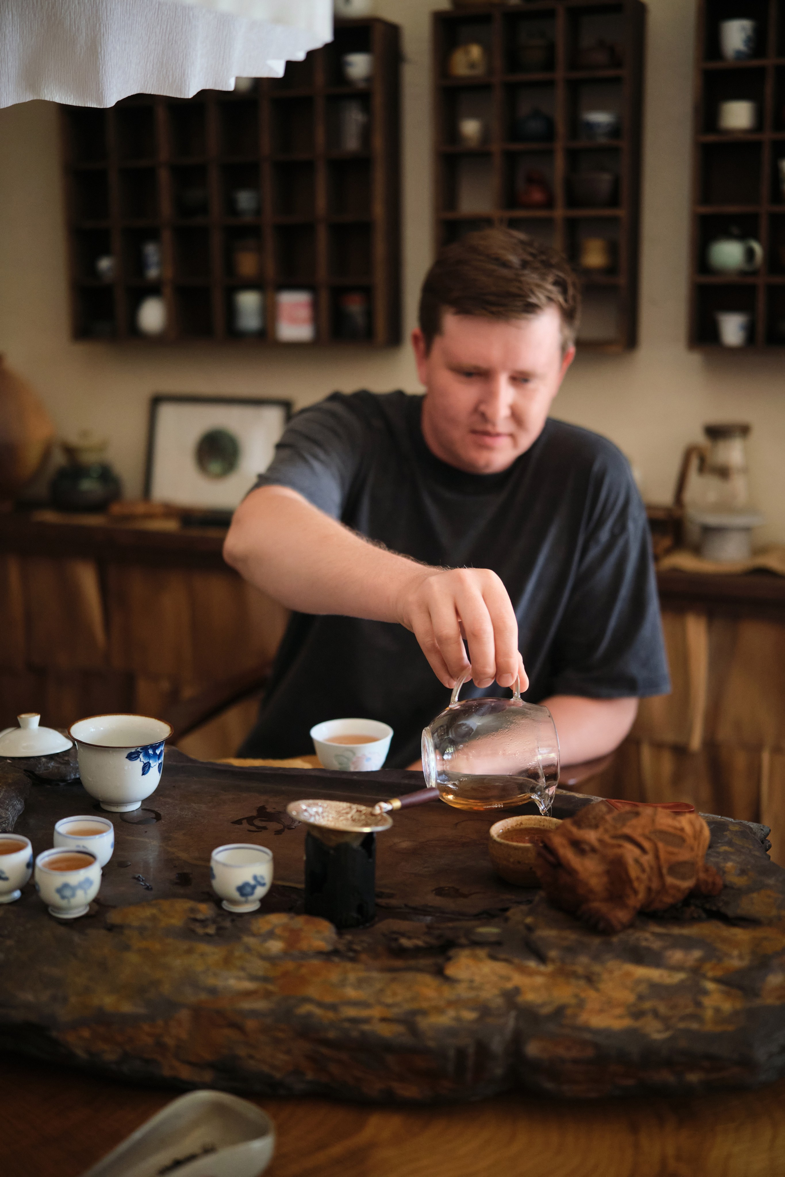 Открытие Чайной почты. Репортажный фотограф Дмитрий Литвинский. Минск, Беларусь, мир