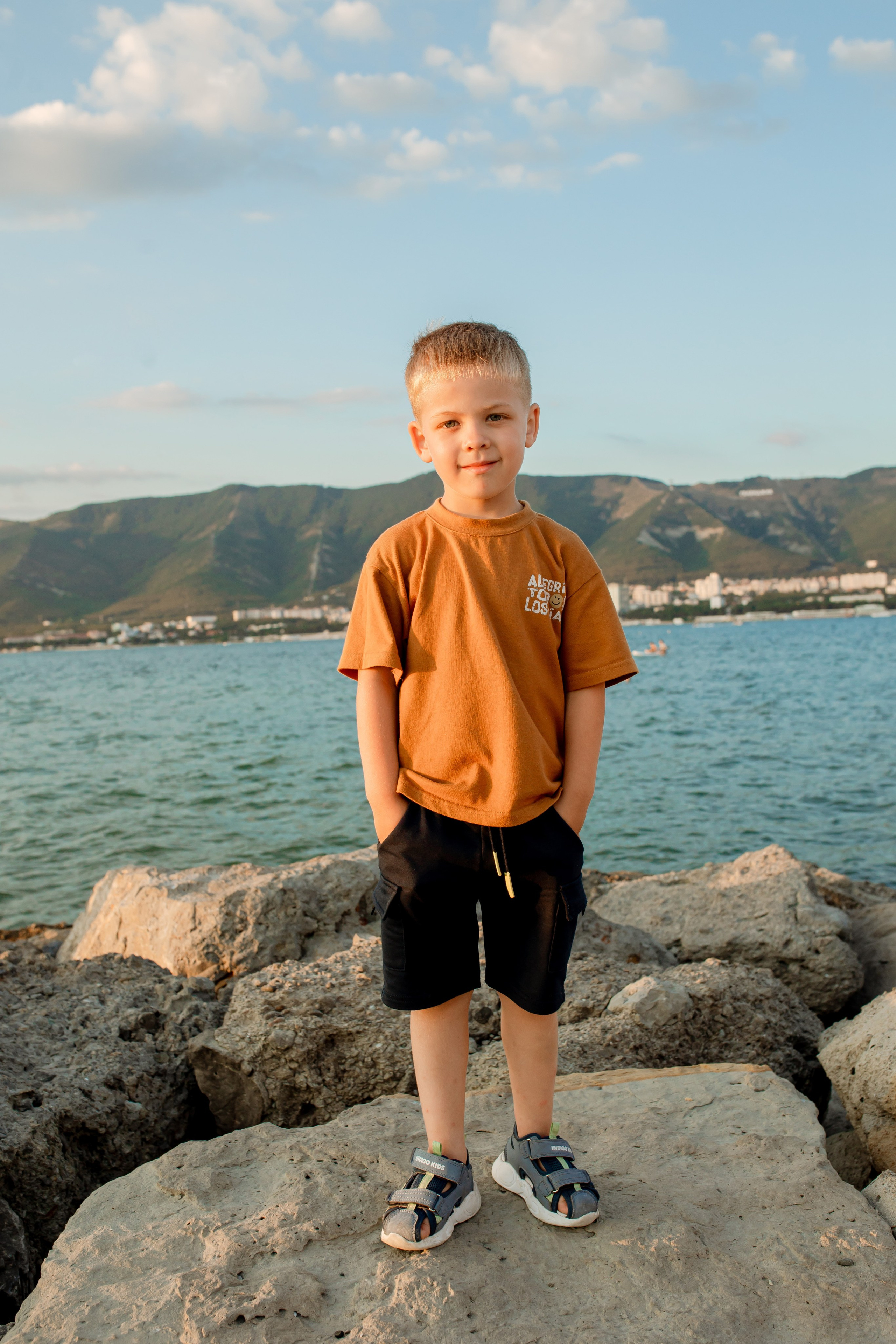 Анастасия с детьми и мамой. Wedding and family photographer in Gelendzhik Victoria Balashova