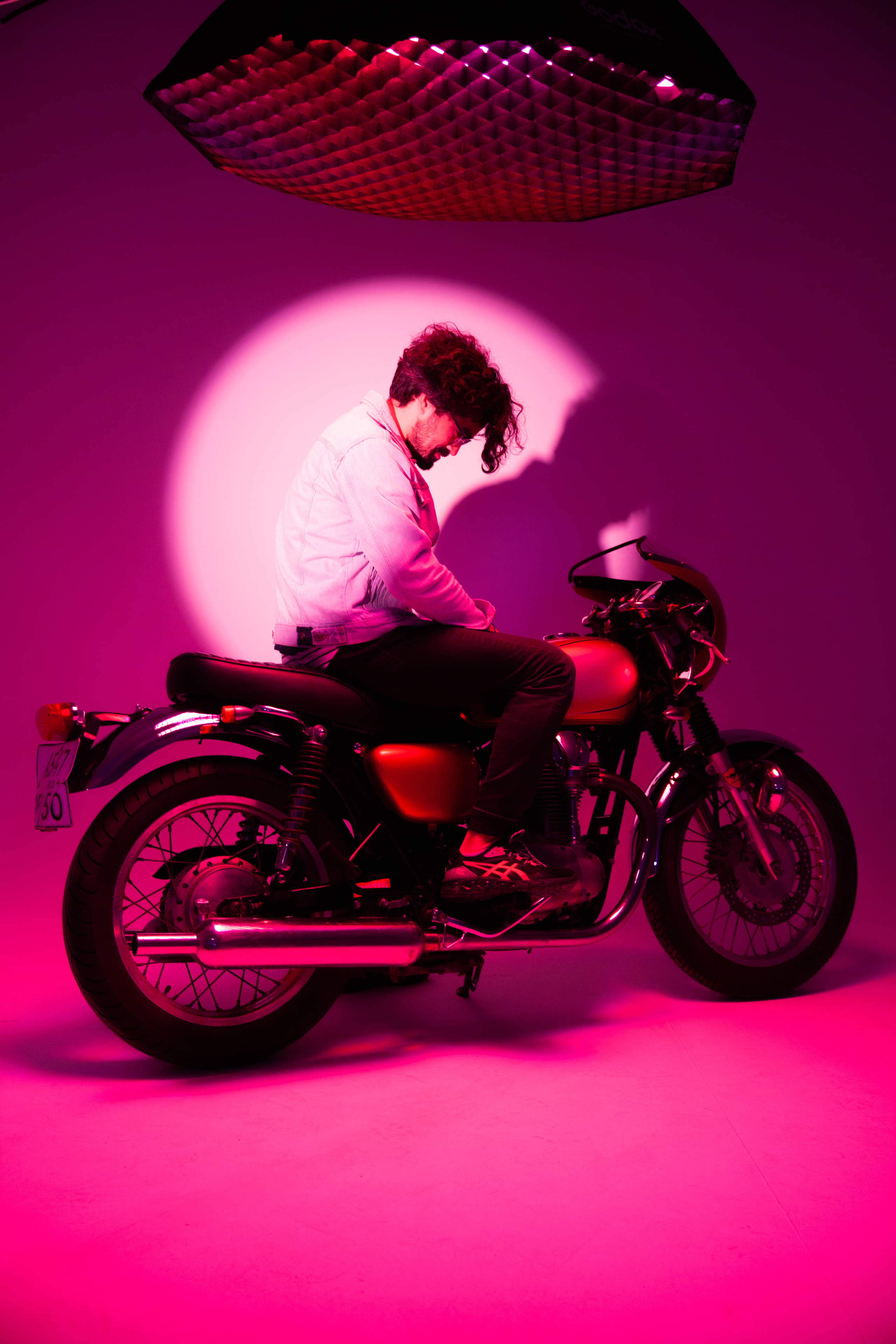 Kawasaki W800. Фотограф Женя Сальцын